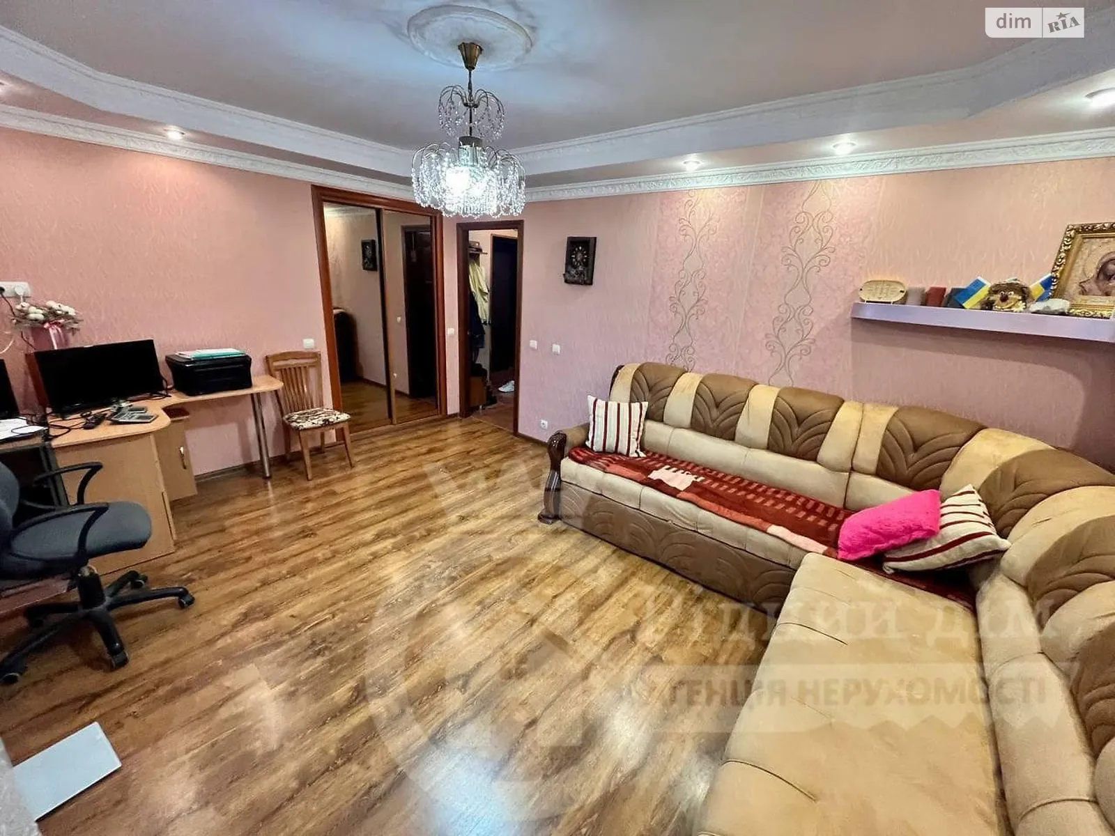 Продается 3-комнатная квартира 69 кв. м в Обухове, ул. Мира - фото 1