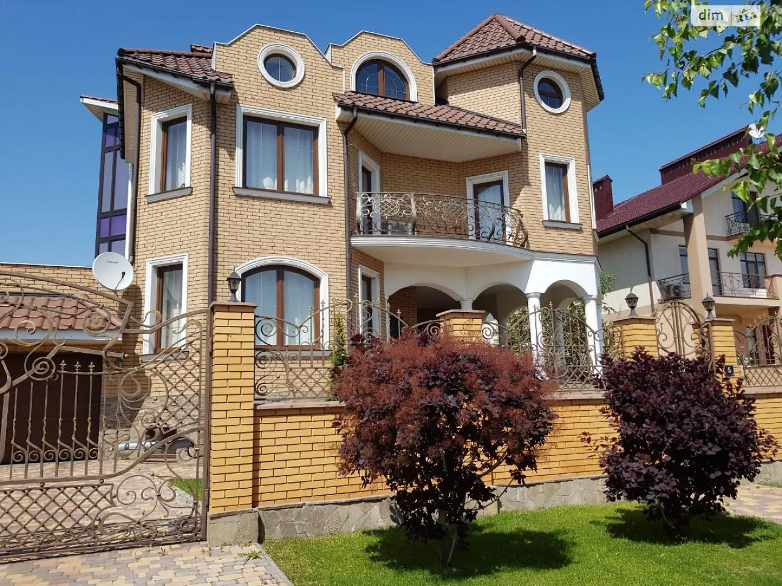 Продается дом на 4 этажа 432.6 кв. м с террасой, цена: 900000 $ - фото 1