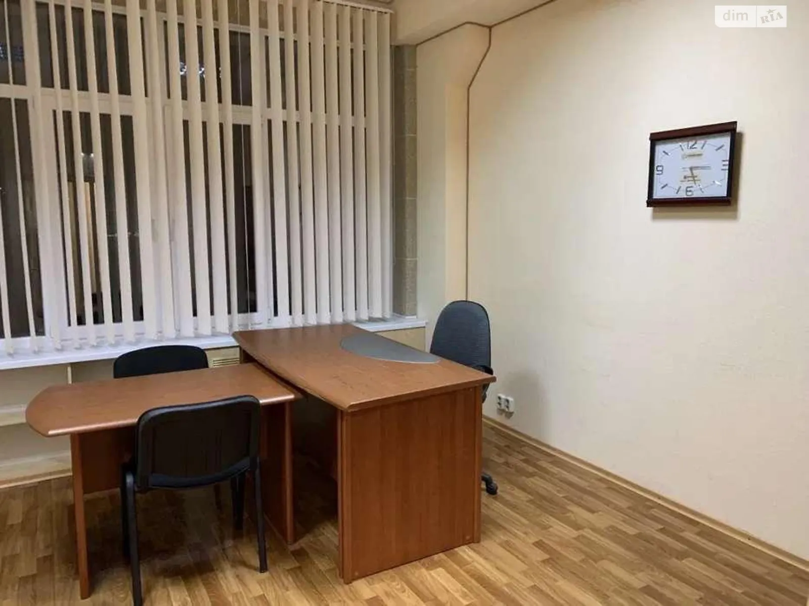 Продается офис 53 кв. м в бизнес-центре, цена: 38500 $ - фото 1