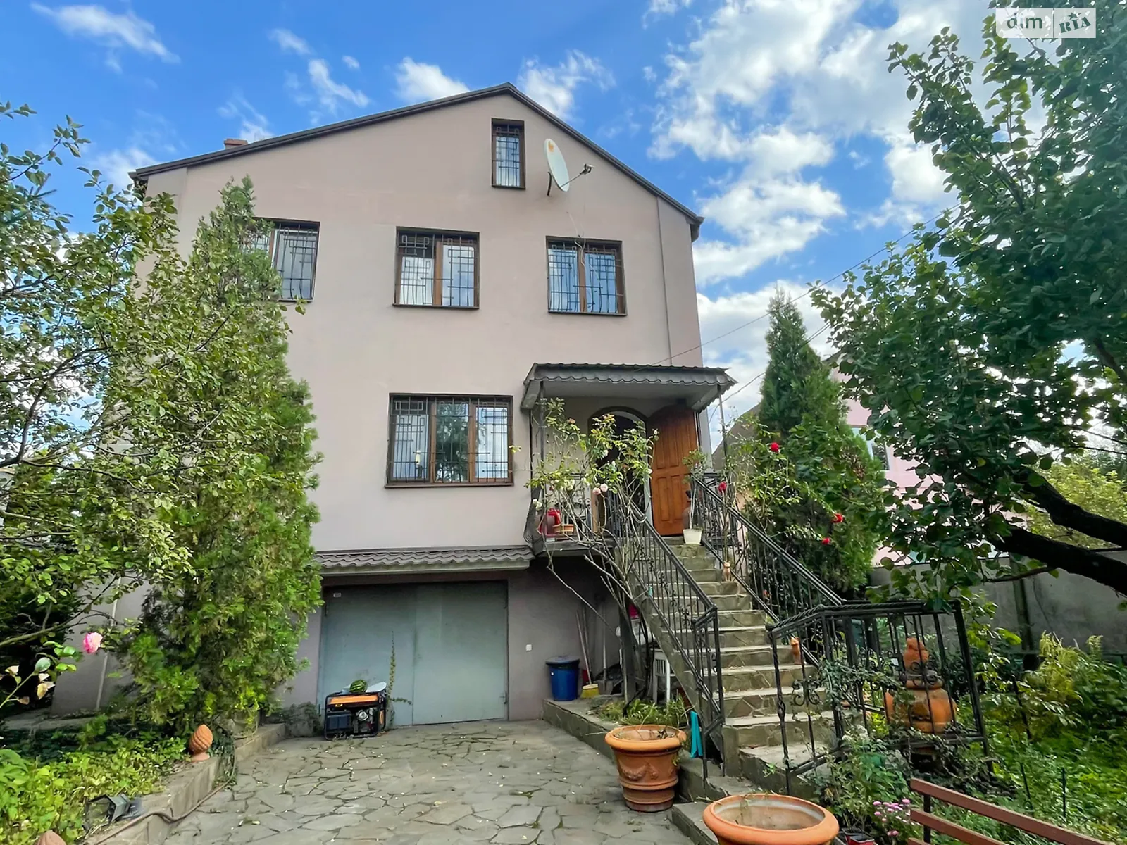 Продается дом на 2 этажа 169 кв. м с гаражом, цена: 115000 $ - фото 1