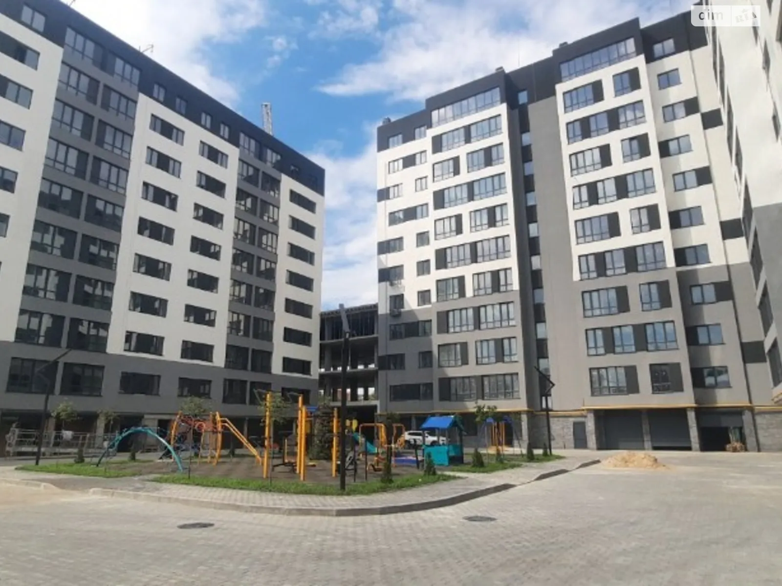 Продается 1-комнатная квартира 35.7 кв. м в Хмельницком, ул. Озерная