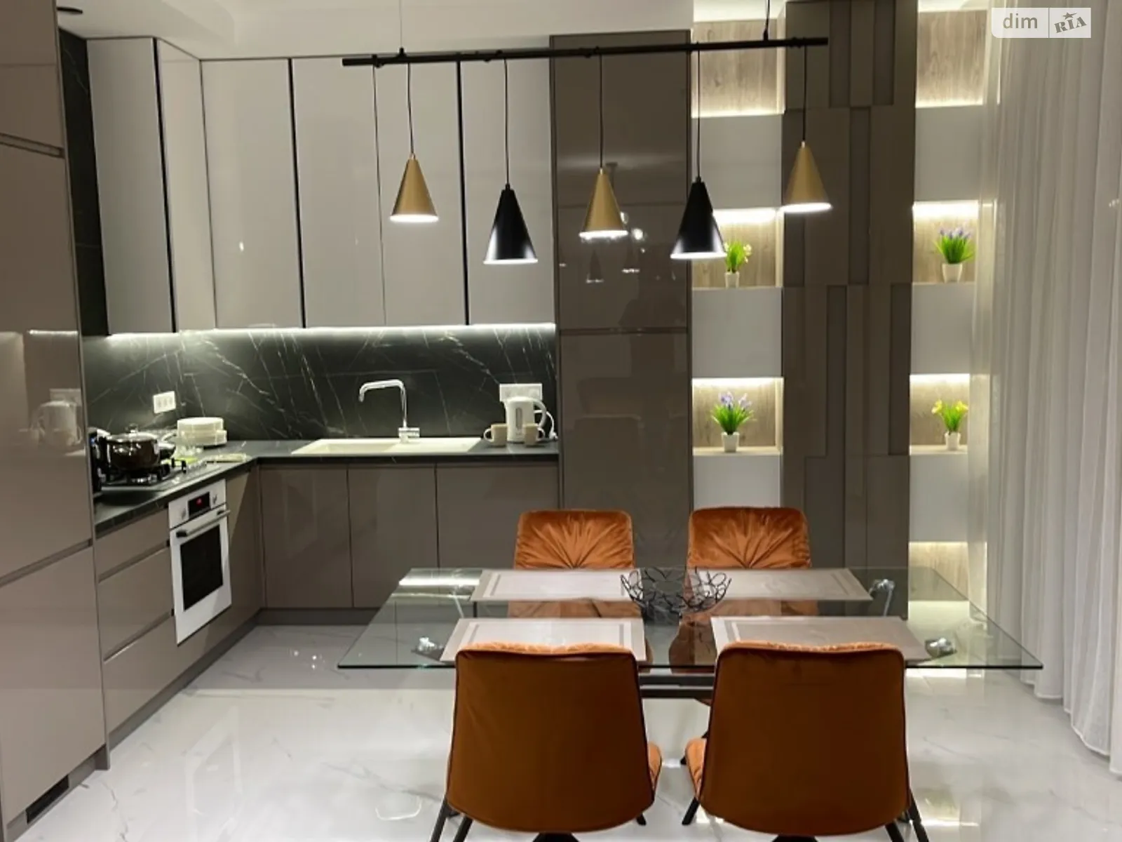 Сдается в аренду 2-комнатная квартира 92 кв. м в Львове, ул. Лычаковская - фото 1