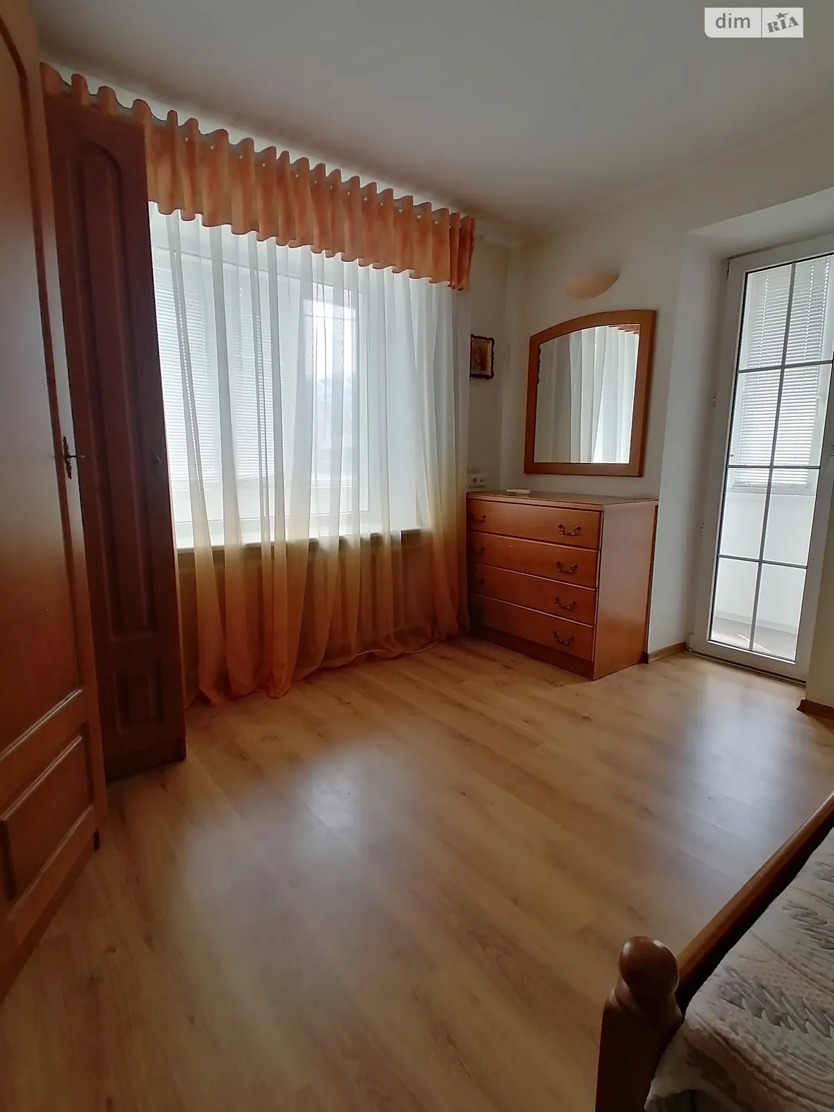 Продается 3-комнатная квартира 106 кв. м в Днепре, цена: 105000 $