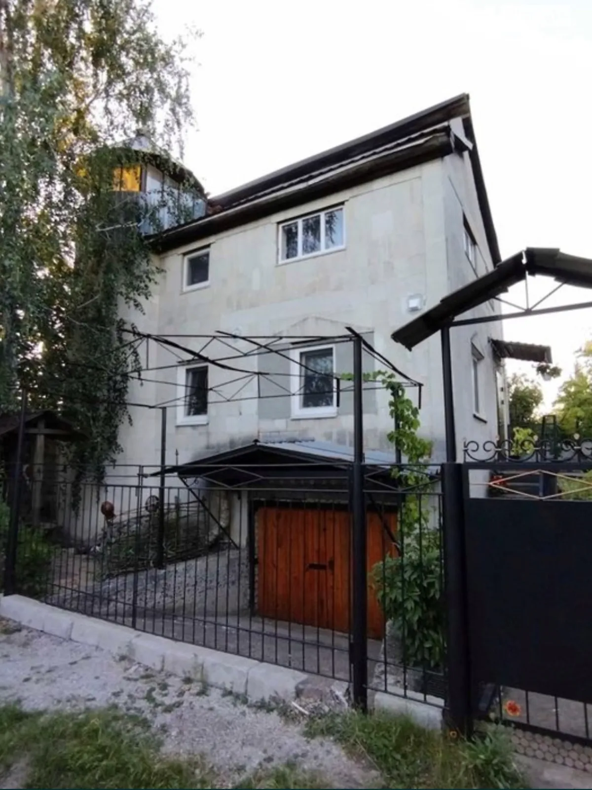 Продається будинок 2 поверховий 110 кв. м з гаражем, цена: 30000 $