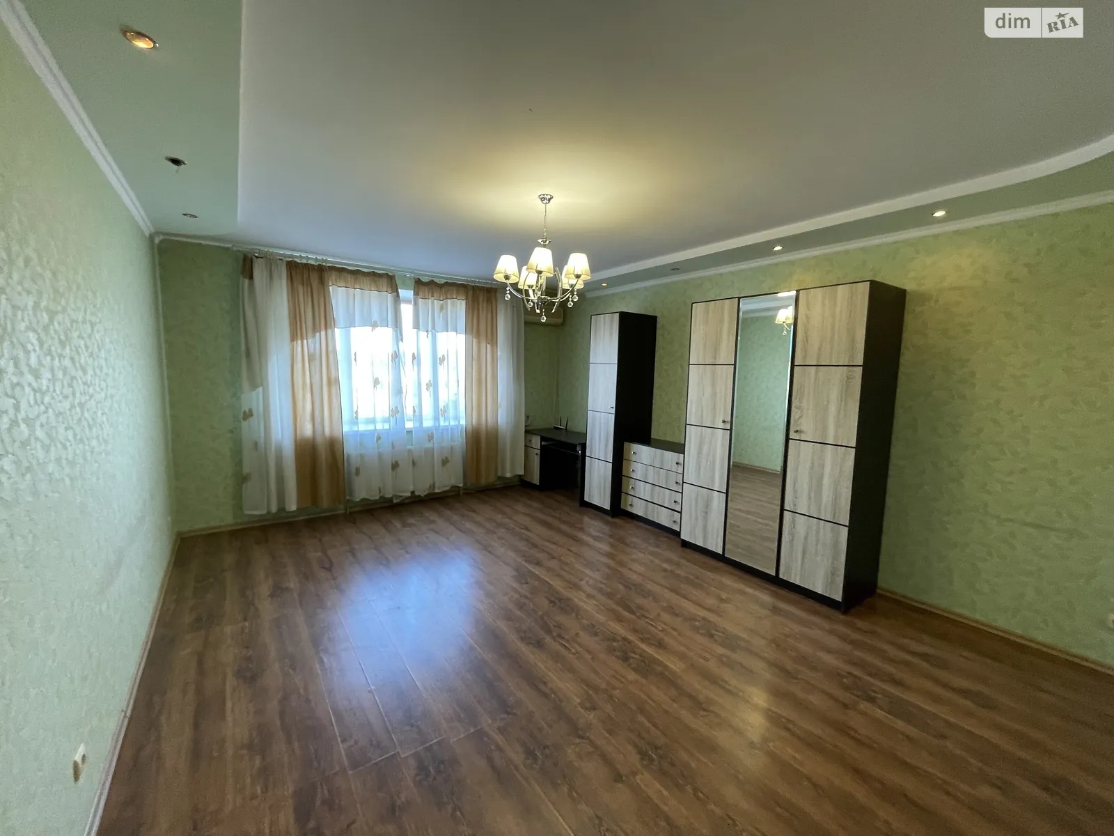 Продается 1-комнатная квартира 56 кв. м в Большей Долине, цена: 35000 $