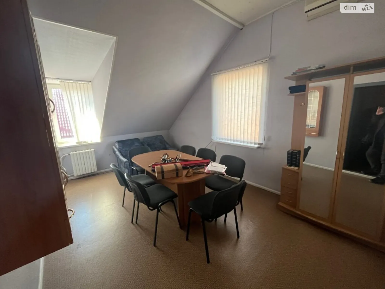 Продается объект сферы услуг 1024 кв. м в 3-этажном здании, цена: 350000 $ - фото 1