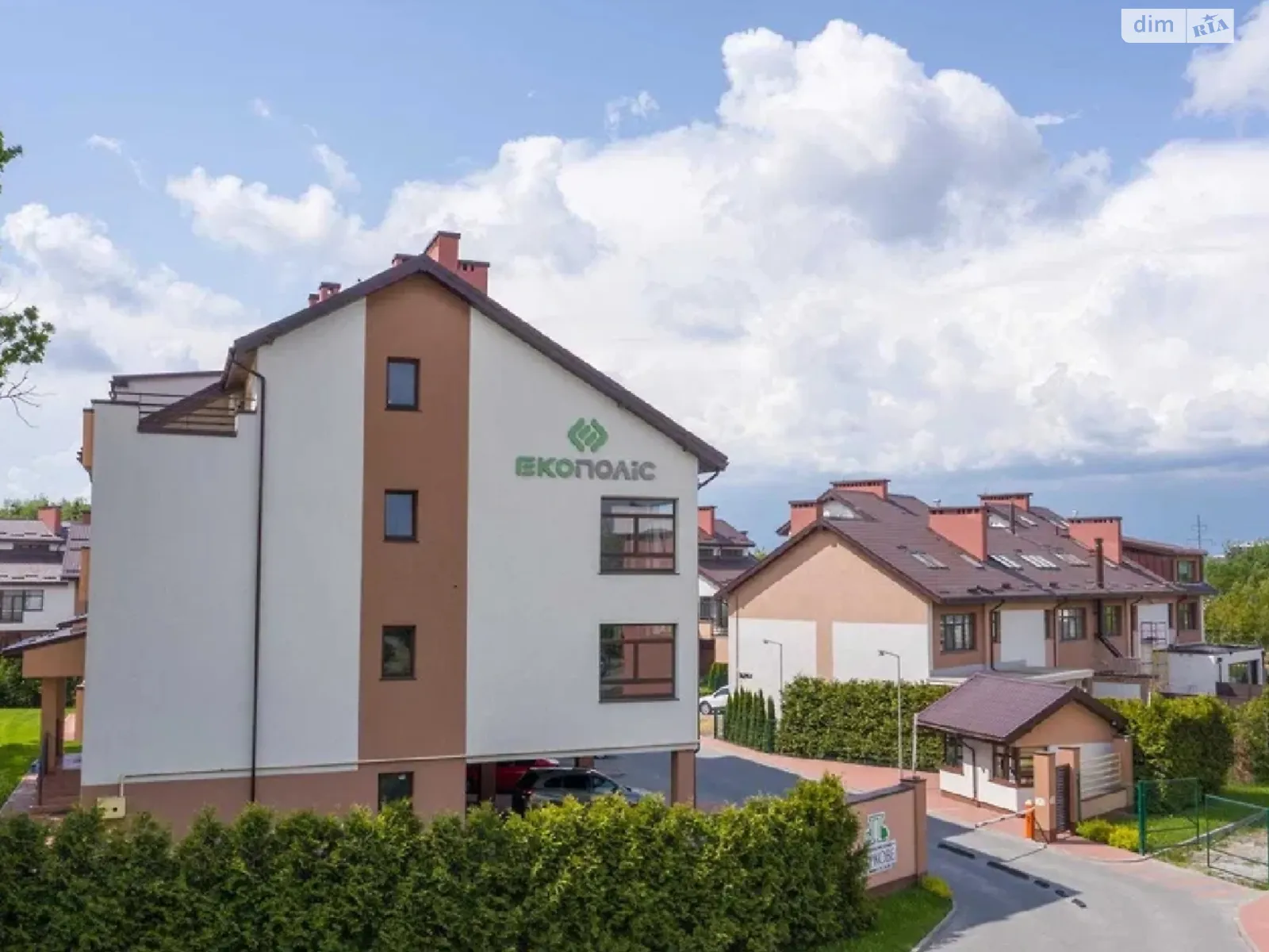 Продается 3-комнатная квартира 95.6 кв. м в Львове, ул. Владимира Янева, 3 - фото 1
