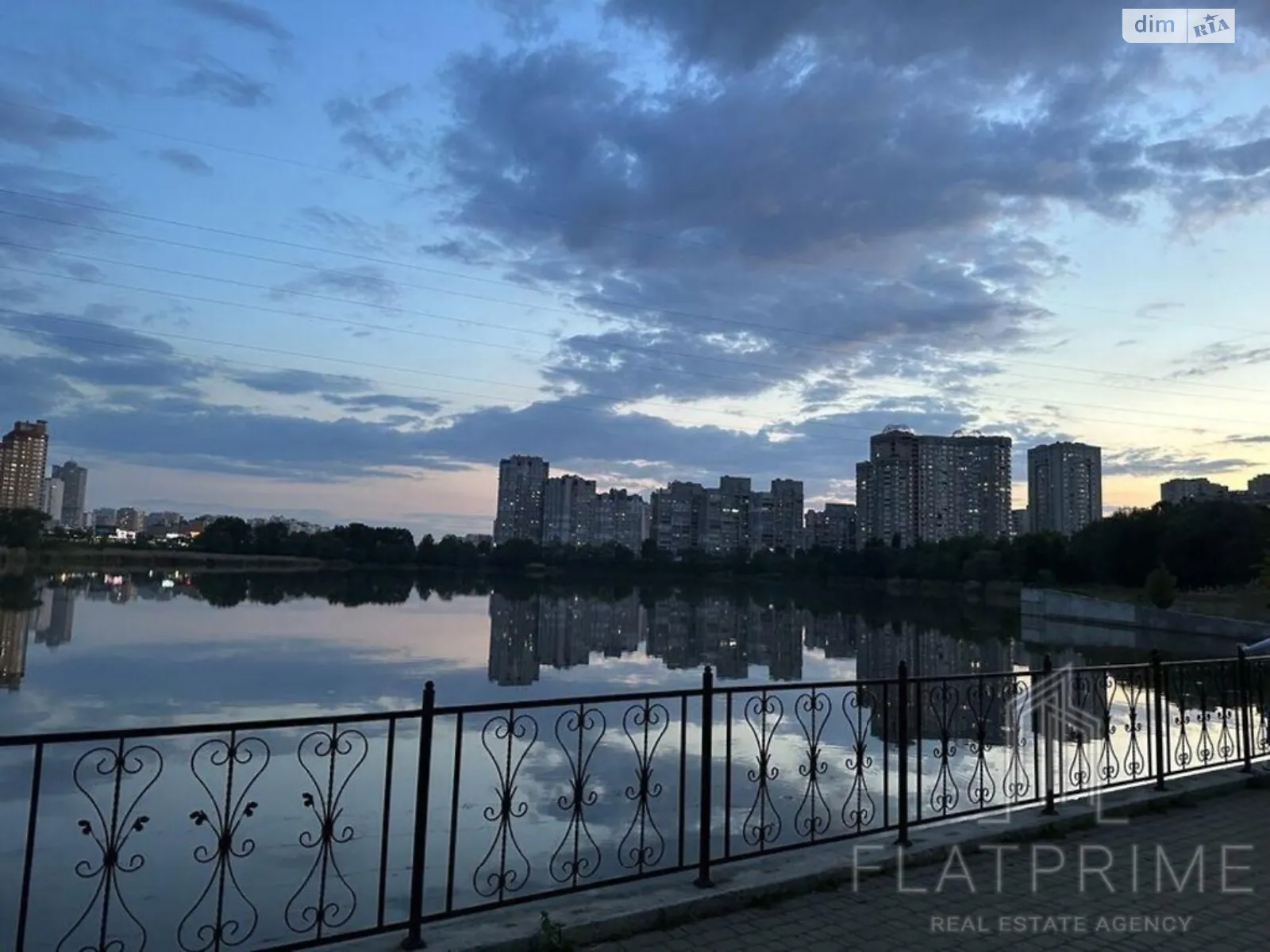 Продается 2-комнатная квартира 61 кв. м в Киеве, ул. Ревуцкого, 40Б - фото 1