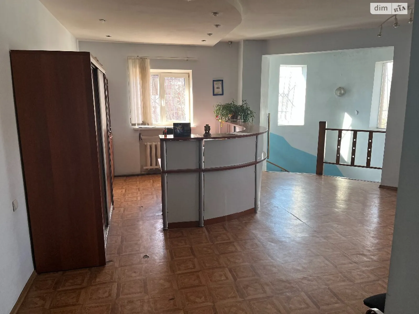 Продается помещения свободного назначения 1071 кв. м в 3-этажном здании - фото 3