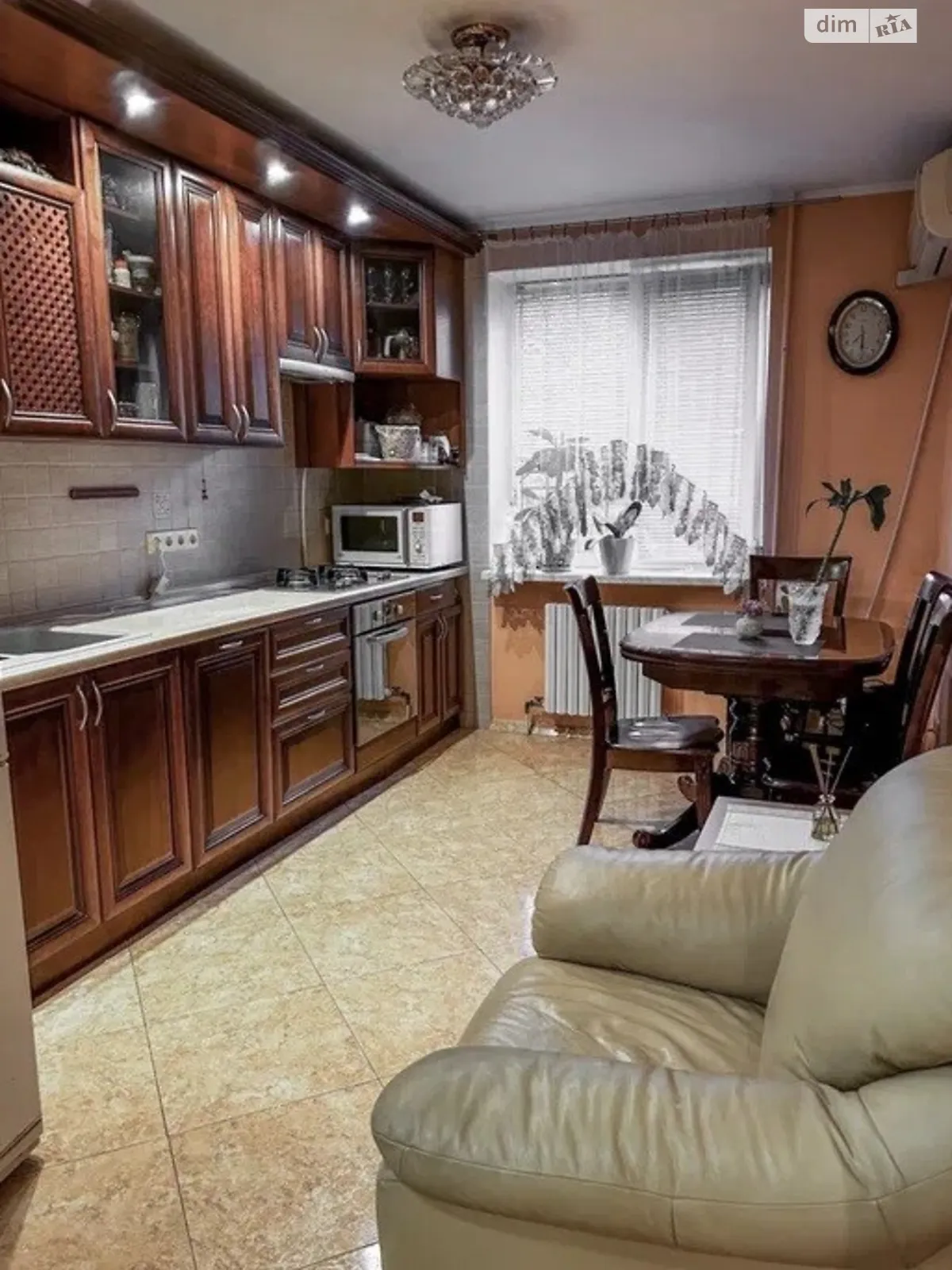 Продается 3-комнатная квартира 71 кв. м в Одессе, ул. Якова Бреуса - фото 1