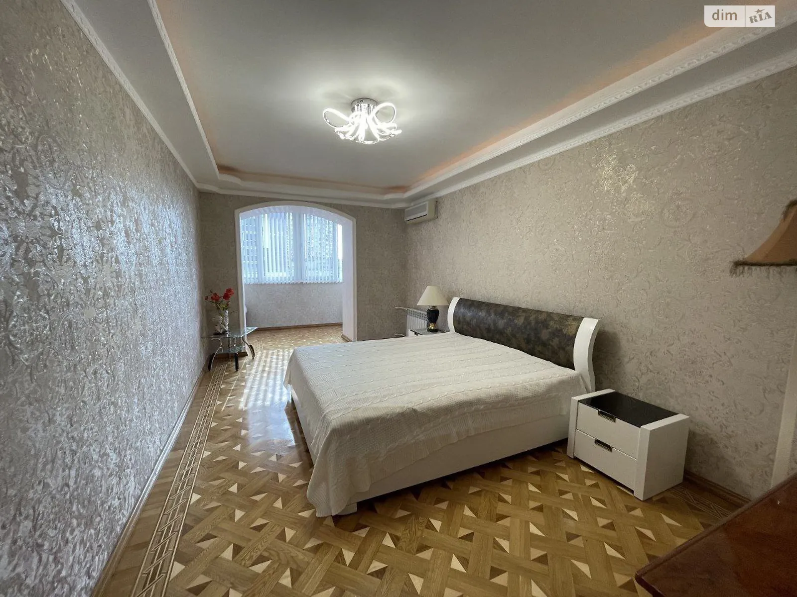 Сдается в аренду 3-комнатная квартира 130 кв. м в Одессе, ул. Тенистая