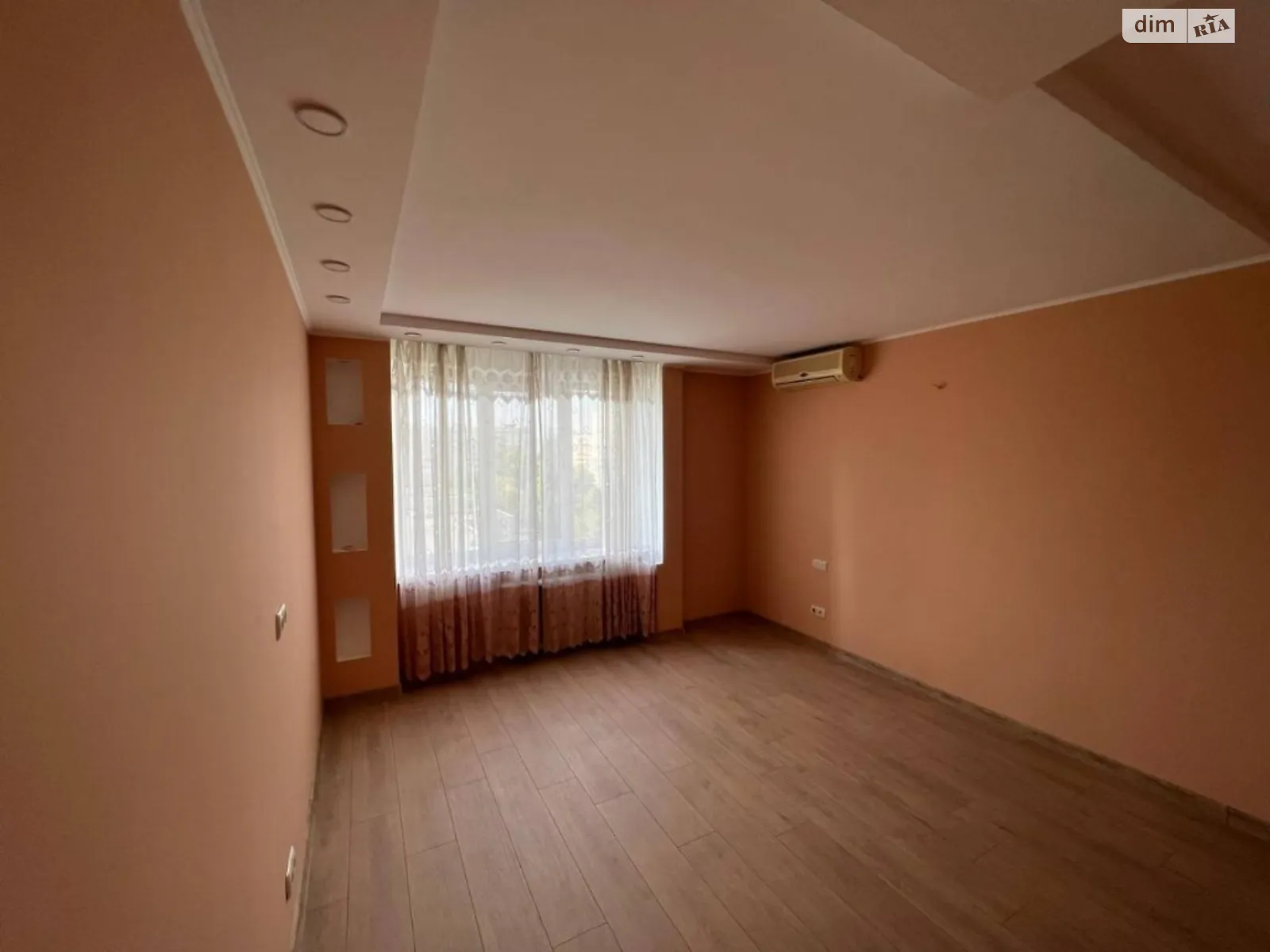 Продається 1-кімнатна квартира 37 кв. м у Одесі, вул. Владислава Бувалкіна(Генерала Бочарова)