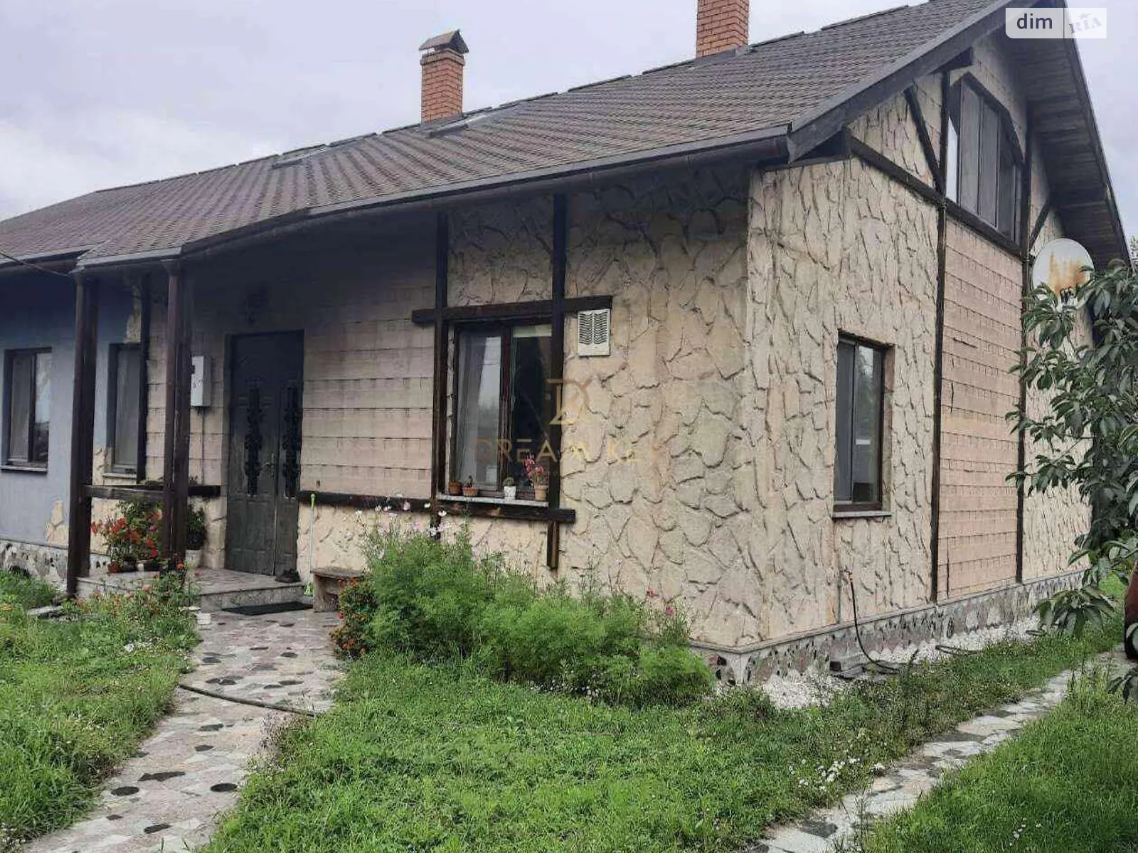 Продается дом на 2 этажа 220 кв. м с балконом, цена: 130000 $ - фото 1