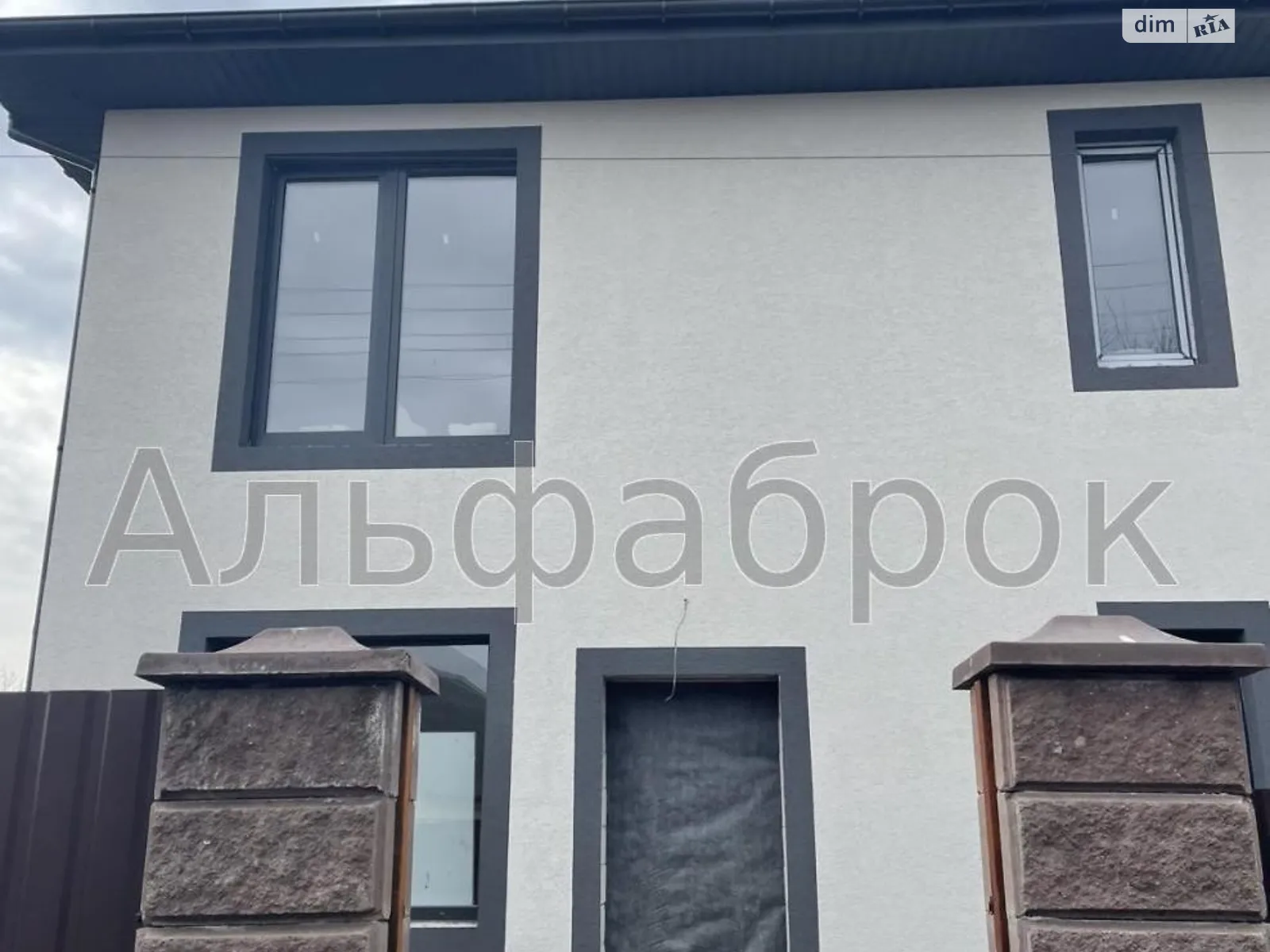 Продається будинок 2 поверховий 110 кв. м з каміном, цена: 140000 $