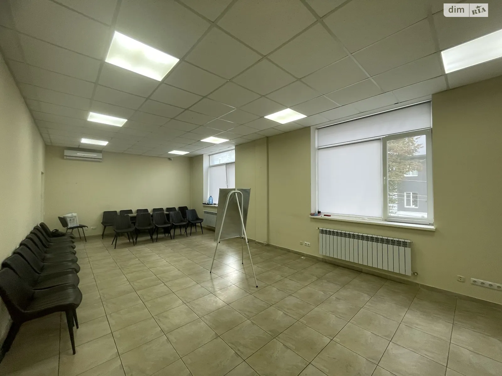 Сдается в аренду офис 44 кв. м в бизнес-центре, цена: 17600 грн - фото 1