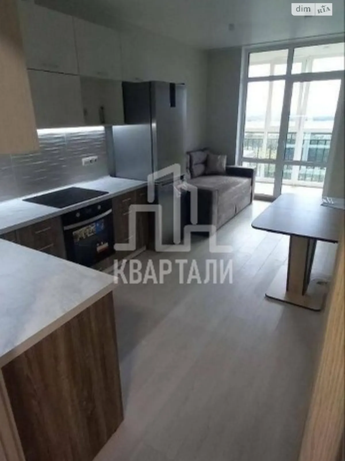 Продается 1-комнатная квартира 42 кв. м в Киеве, ул. Академика Заболотного, 148В