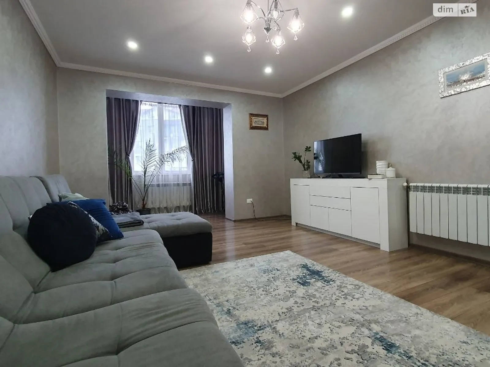 Продается 3-комнатная квартира 86.5 кв. м в Ивано-Франковске, бул. Северный, 5 б - фото 1