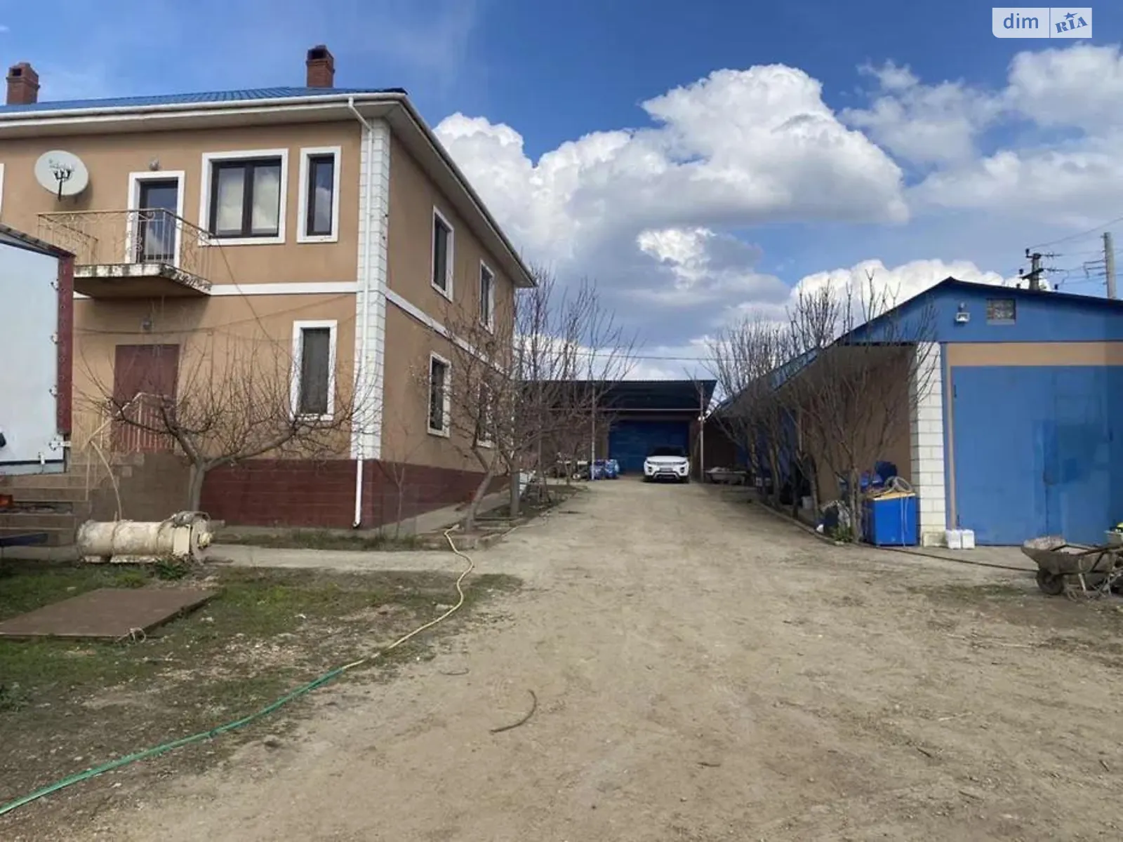 Продається будинок 2 поверховий 330 кв. м з каміном, цена: 200000 $