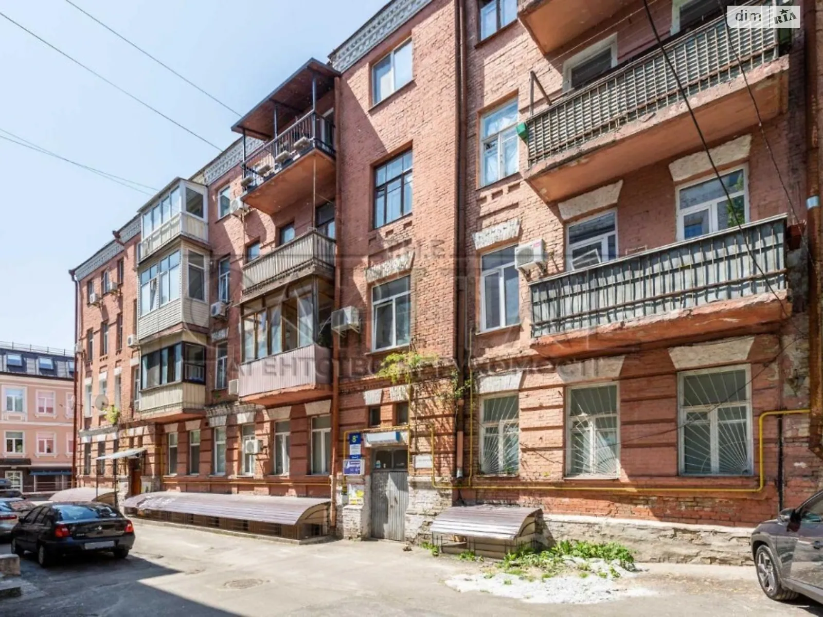 Продається офіс 301 кв. м в бізнес-центрі, цена: 220000 $