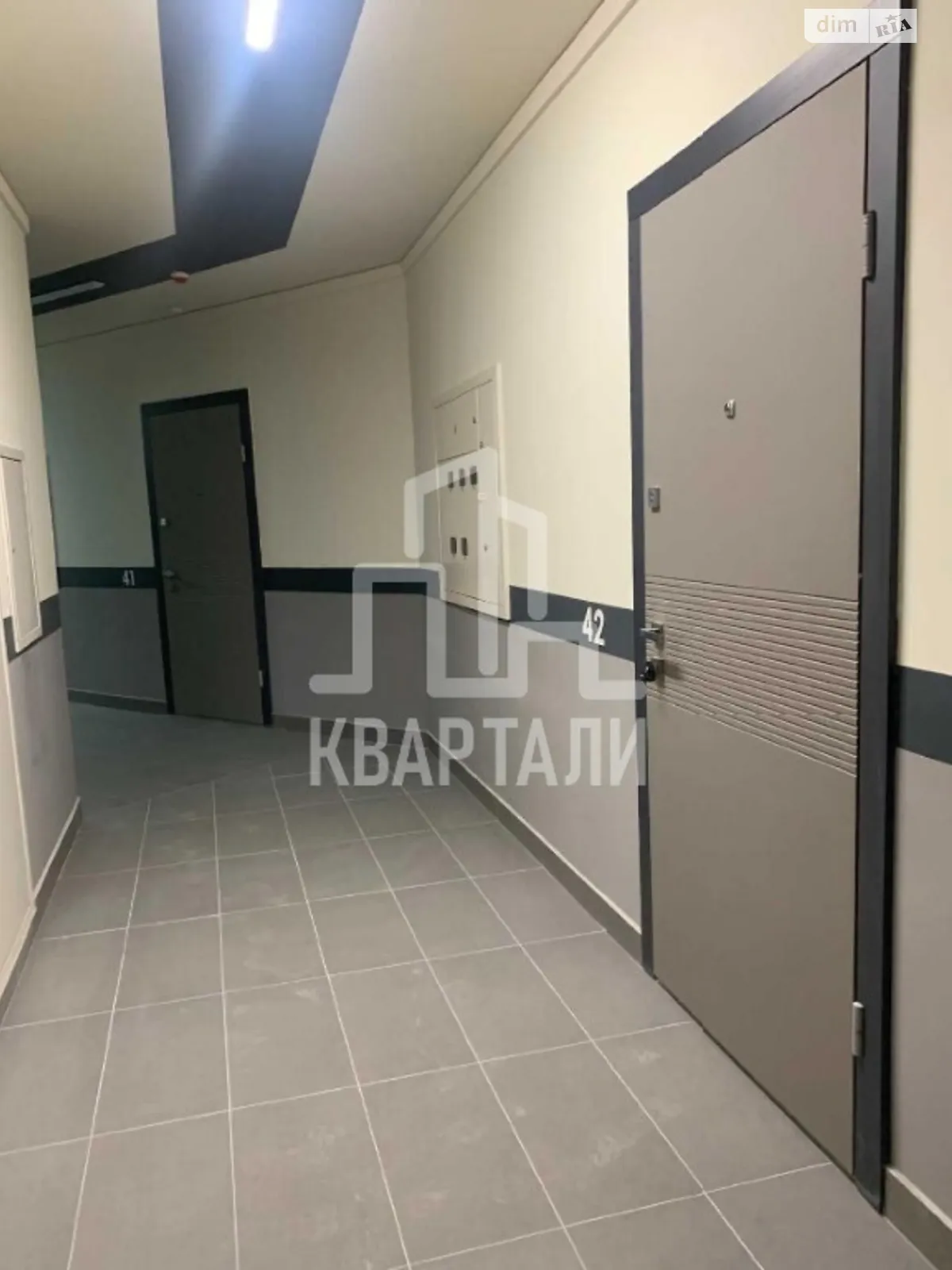 Продается 2-комнатная квартира 76.2 кв. м в Киеве, ул. Причальная, 14