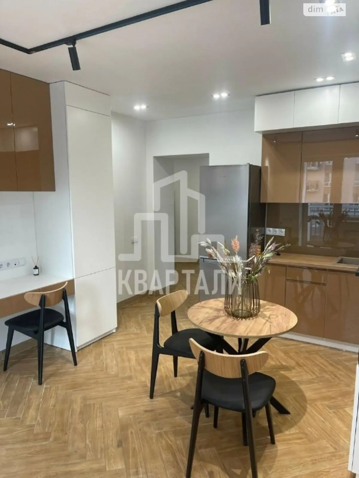 Продается 1-комнатная квартира 33 кв. м в Киеве, ул. Метрологическая, 23А