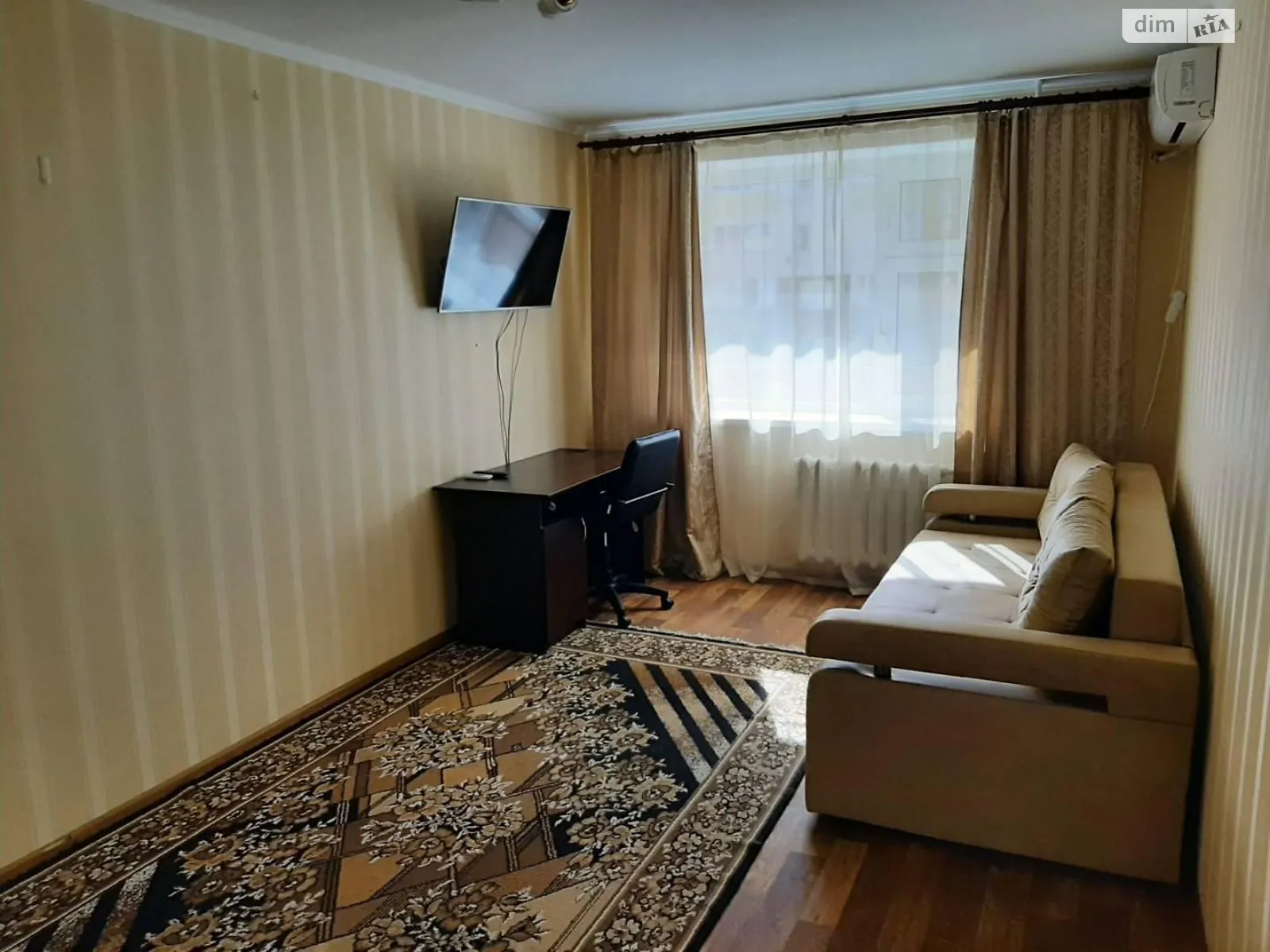 Продается 1-комнатная квартира 40 кв. м в Одессе, ул. Академика Сахарова - фото 1