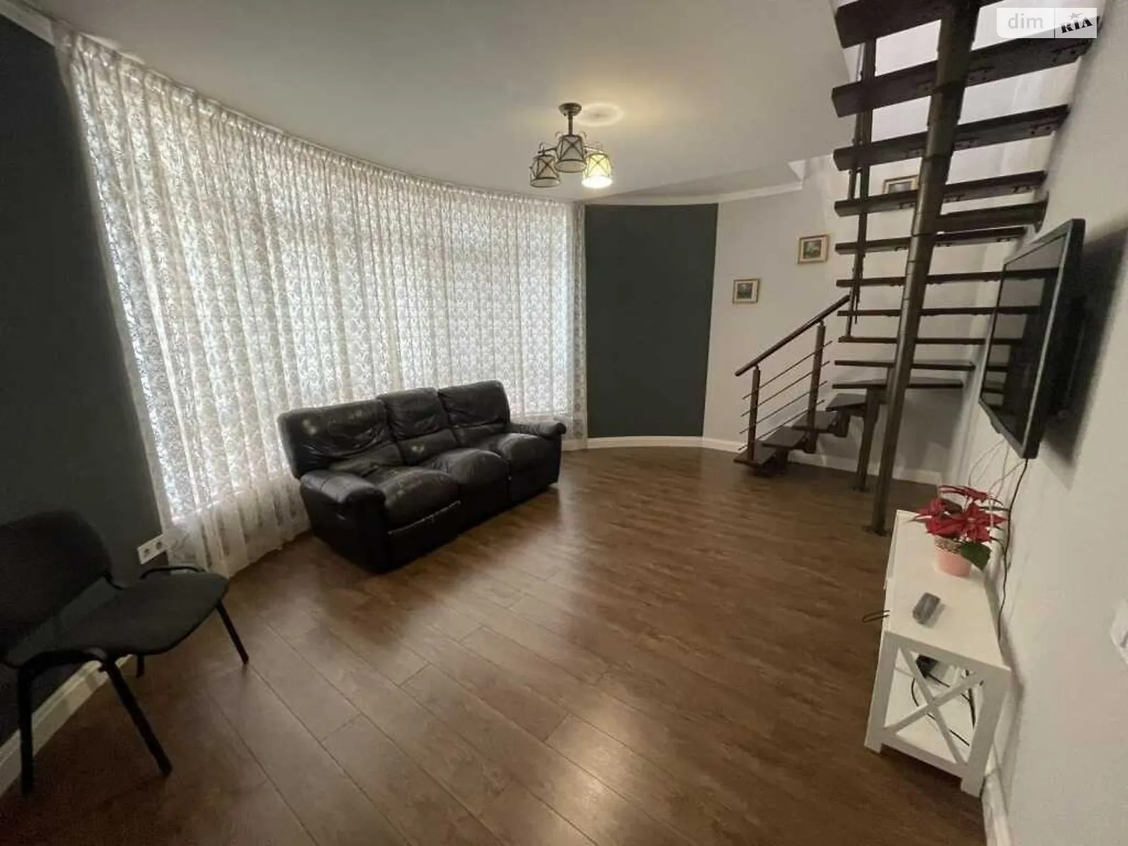 Продається 4-кімнатна квартира 120 кв. м у Полтаві, цена: 135000 $ - фото 1