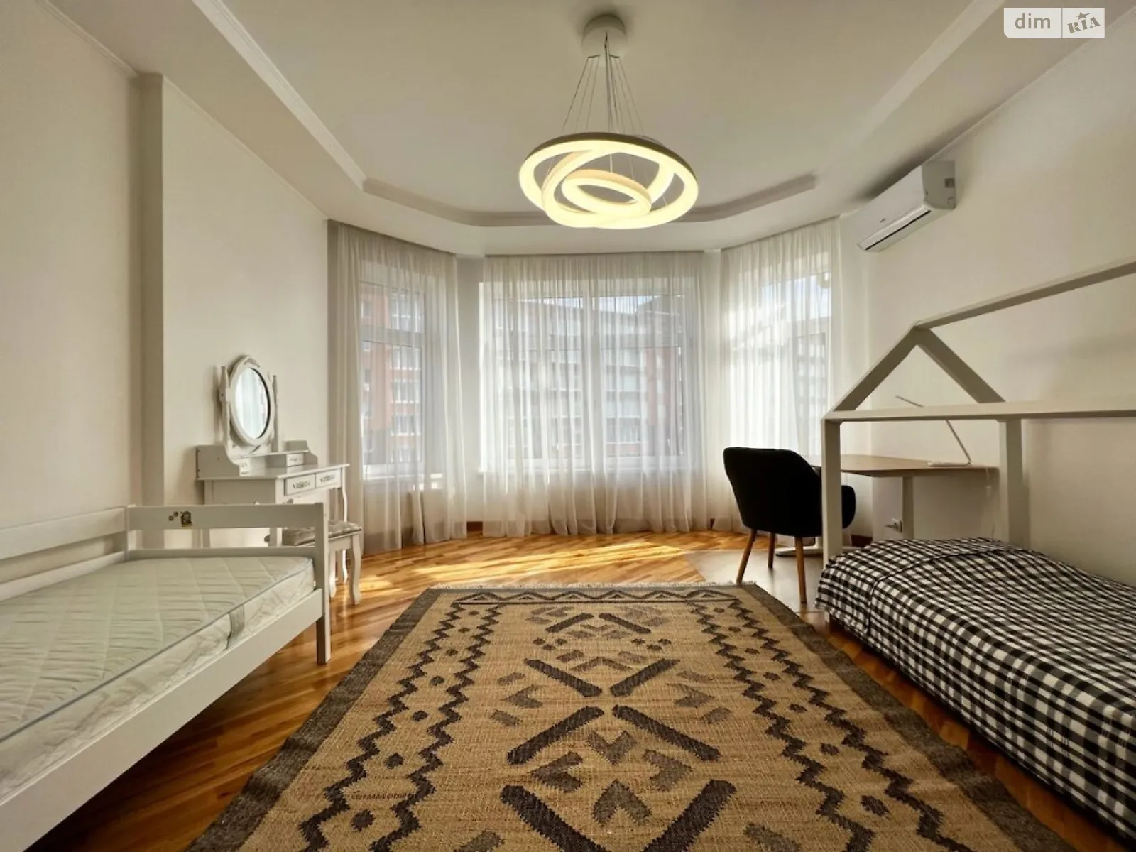Продается 2-комнатная квартира 65 кв. м в Ровно - фото 2