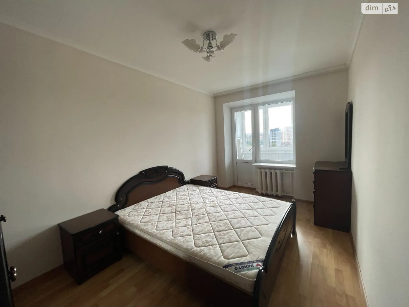 Продається 3-кімнатна квартира 63 кв. м у Хмельницькому