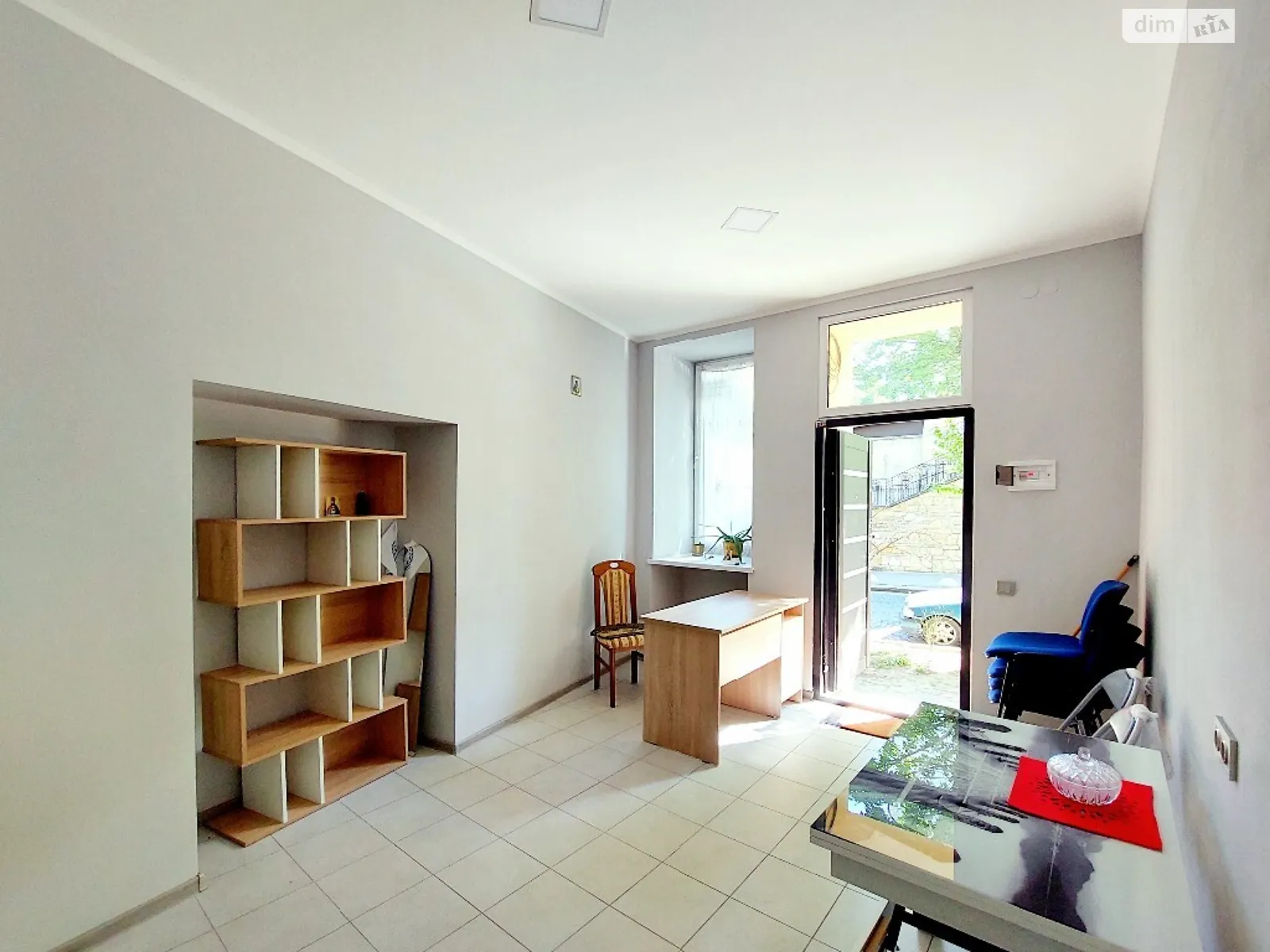 Продается 1-комнатная квартира 17 кв. м в Львове, ул. Хмельницкого Богдана - фото 1