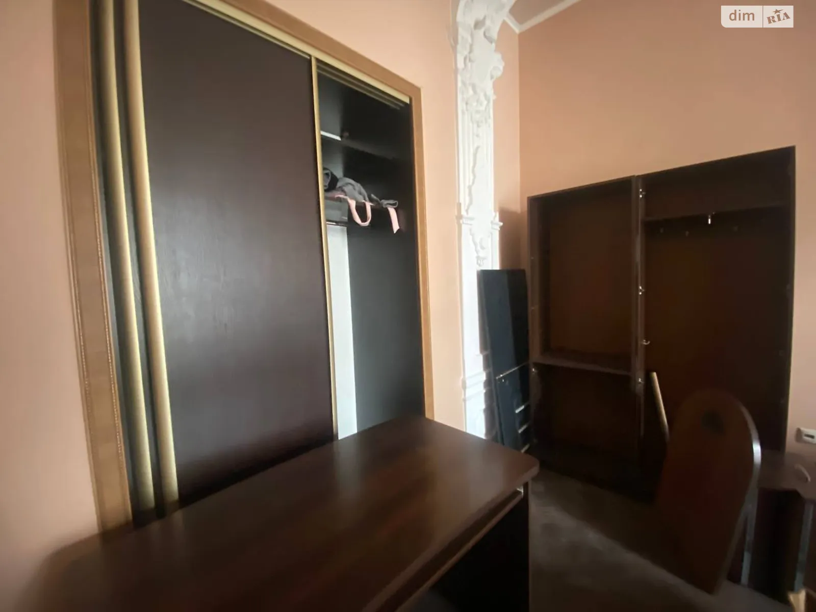 Здається в оренду офіс 34 кв. м в бізнес-центрі, цена: 340 $