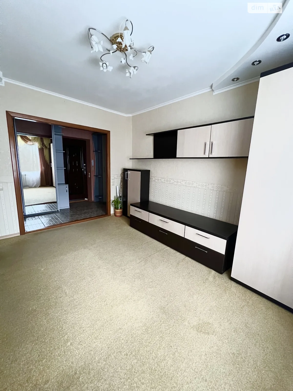 Продается 2-комнатная квартира 49 кв. м в Волочиске - фото 2