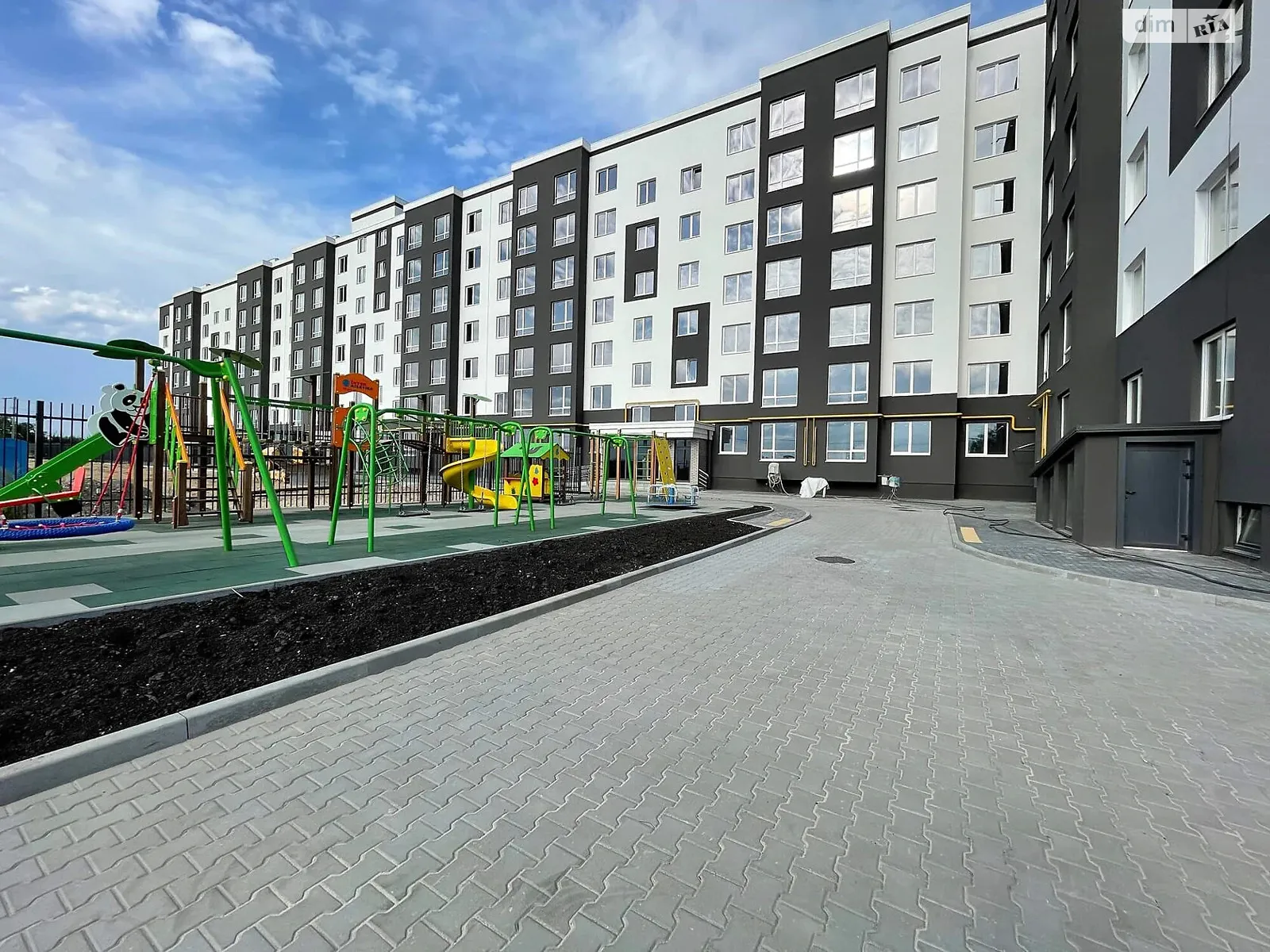 Продается 1-комнатная квартира 45.6 кв. м в Святопетровское, ул. Строительная, 2 - фото 1