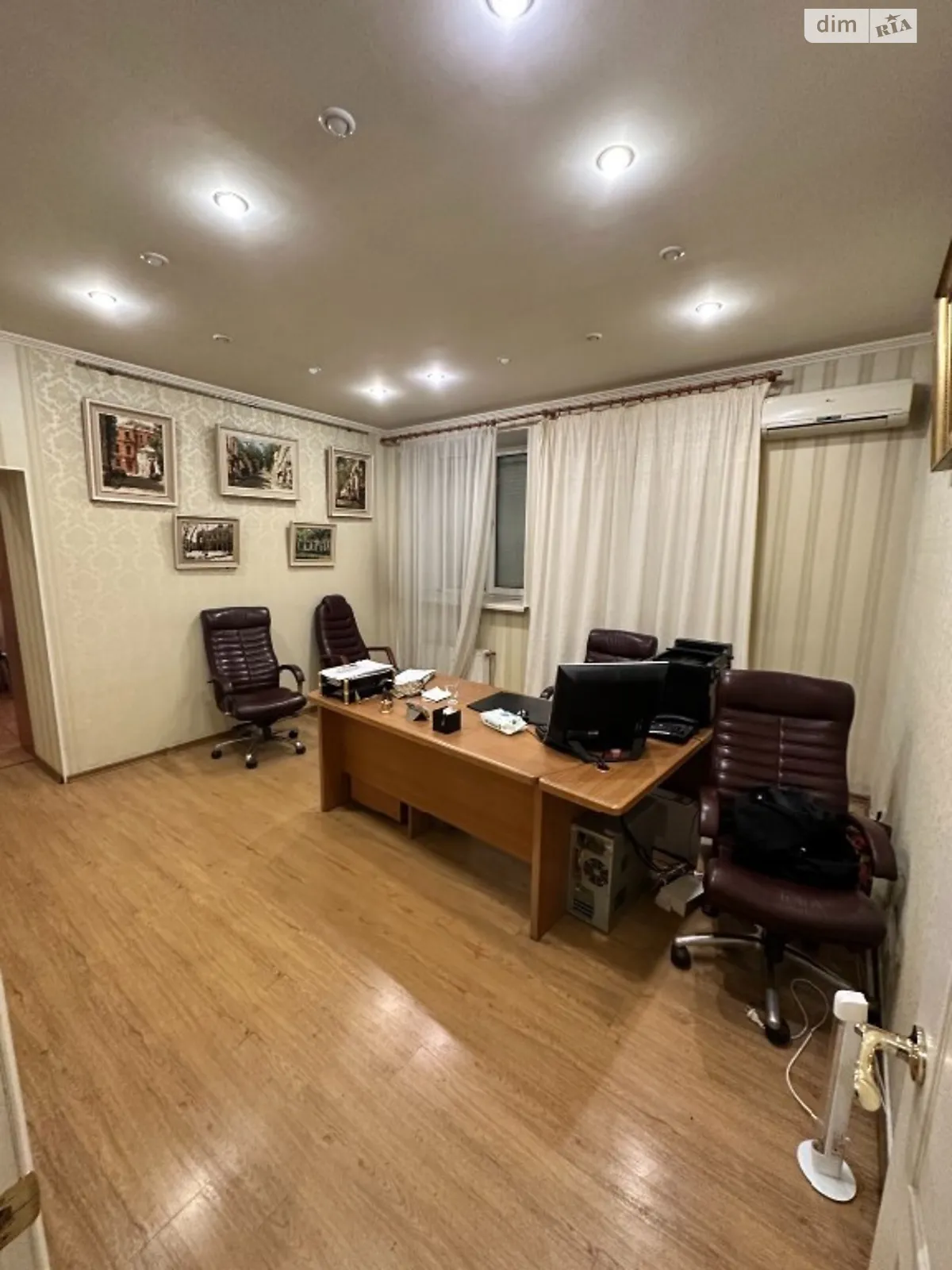 Продается офис 220 кв. м в бизнес-центре - фото 3