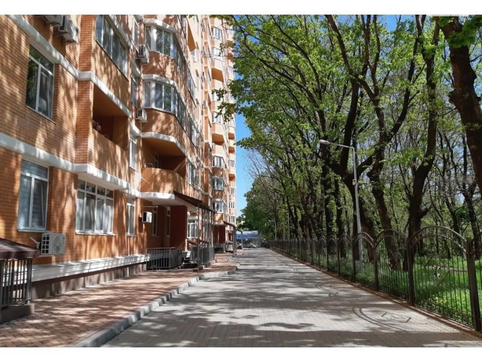 Продається 1-кімнатна квартира 39 кв. м у Одесі, Овідіопольська дор.