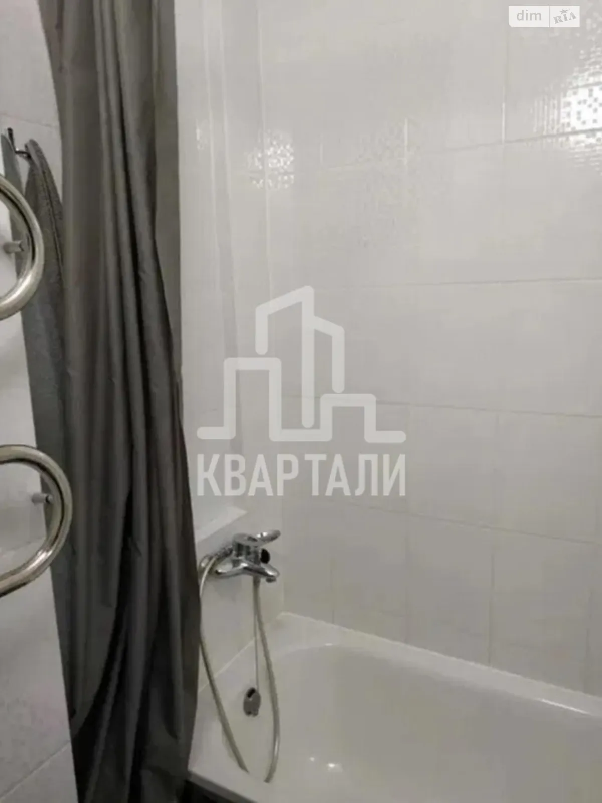 Продается 2-комнатная квартира 56 кв. м в Киеве - фото 2