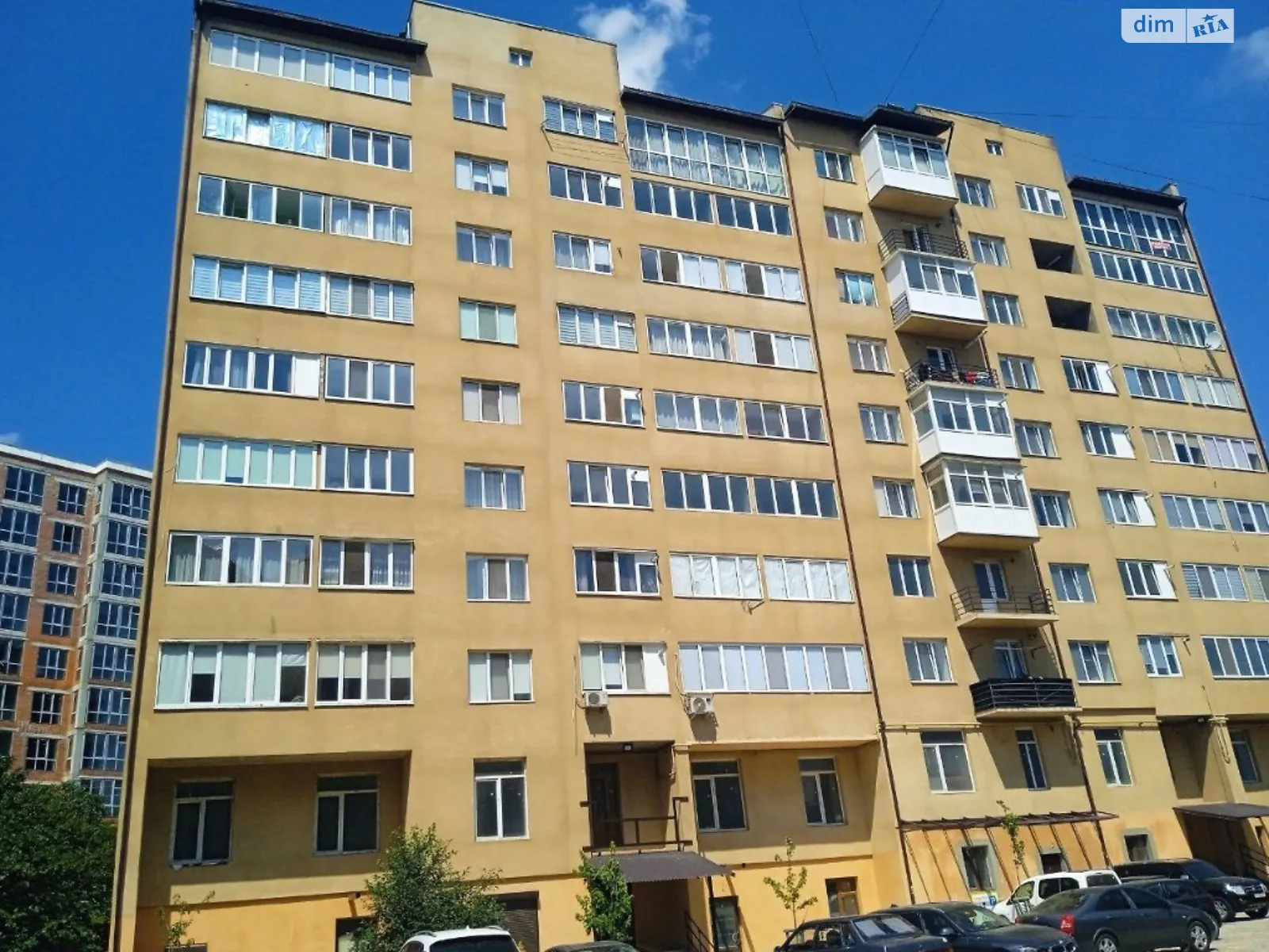 Продается 3-комнатная квартира 98.5 кв. м в Ивано-Франковске, ул. Горбачевского, 21