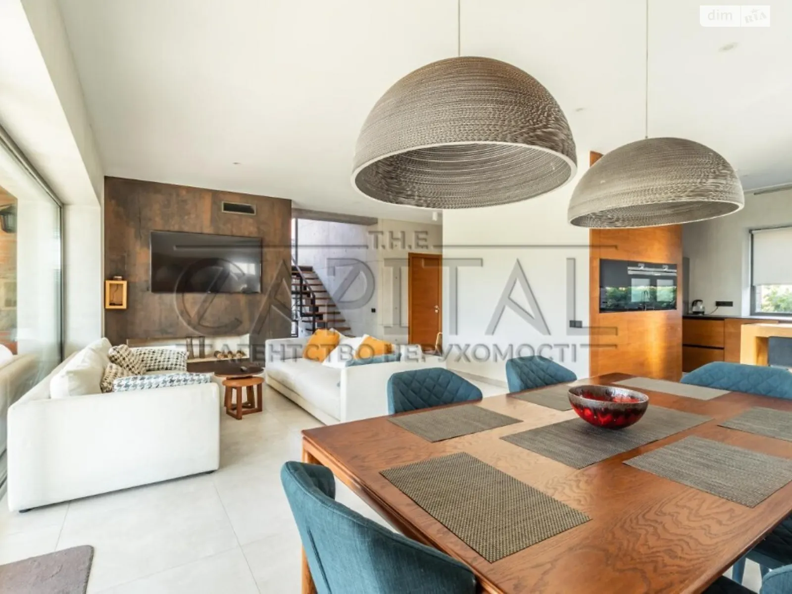 Продается дом на 2 этажа 218 кв. м с баней/сауной, цена: 399000 €
