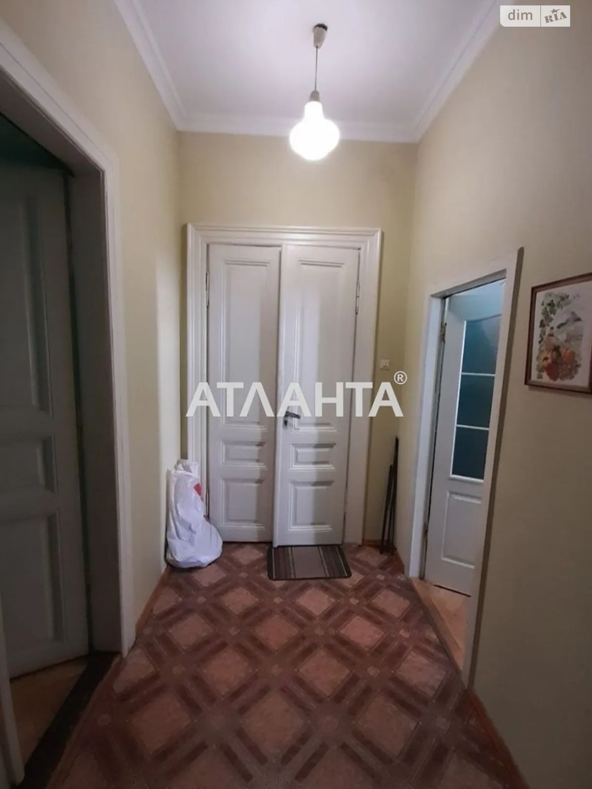 Продается 2-комнатная квартира 54.5 кв. м в Львове, ул. Сембратовичей(Перова) - фото 1