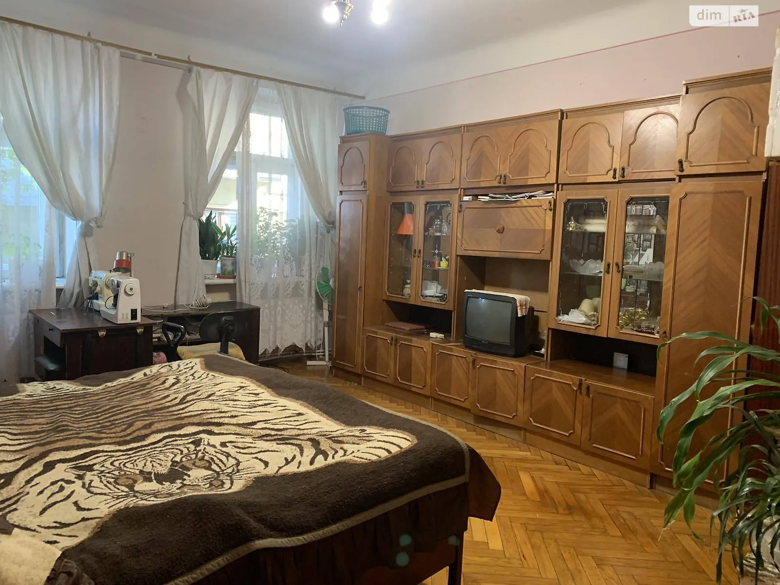 Продается 3-комнатная квартира 90 кв. м в Черновцах, цена: 80000 $ - фото 1