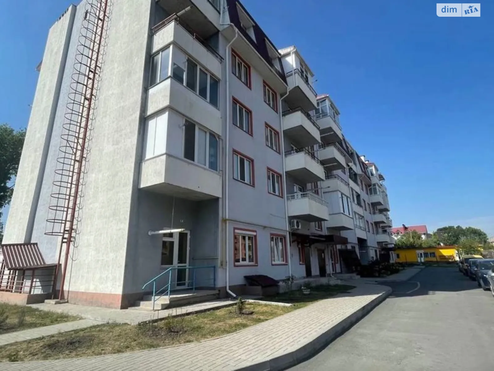 Продається 2-кімнатна квартира 63 кв. м у Старокостянтинові, цена: 31500 $