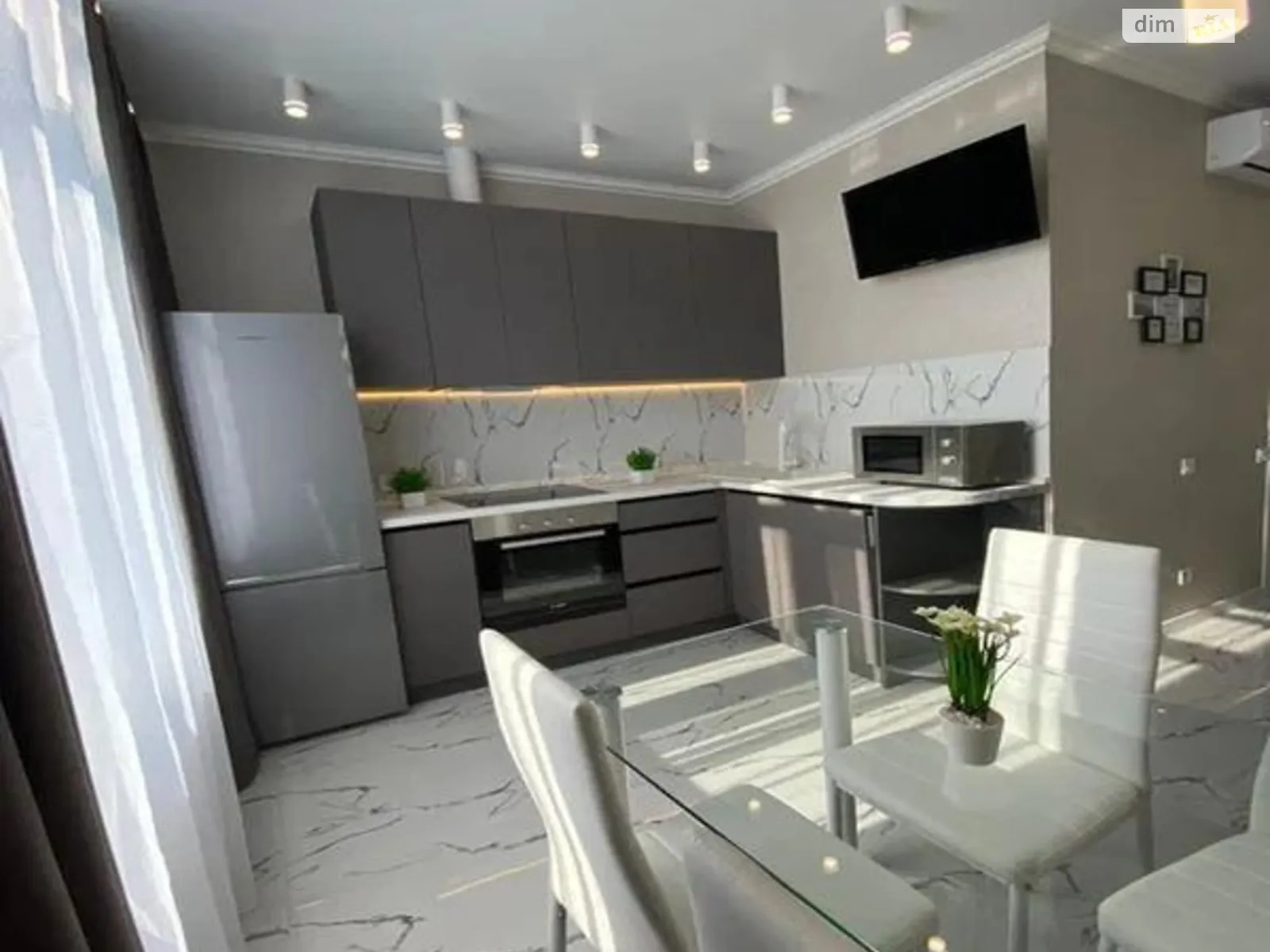 Продается 1-комнатная квартира 38 кв. м в Одессе - фото 2