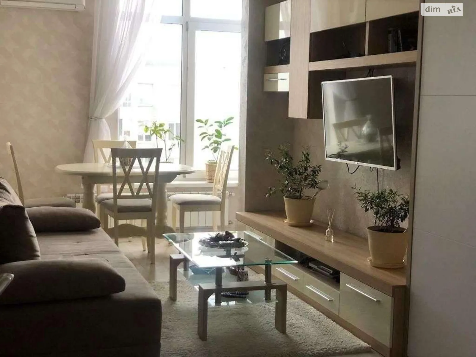 Продается 2-комнатная квартира 50 кв. м в Киеве, ул. Клавдиевская, 40Е