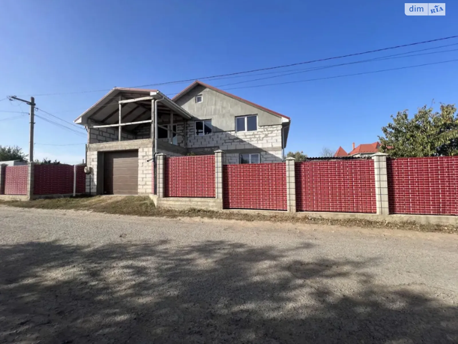 Продается дом на 2 этажа 250 кв. м с камином, цена: 44000 $ - фото 1