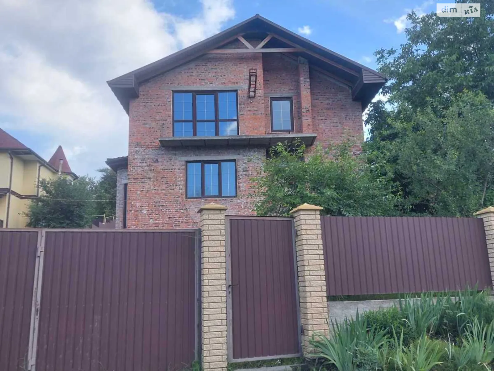 Продается дом на 2 этажа 231 кв. м с бассейном, цена: 77000 $ - фото 1
