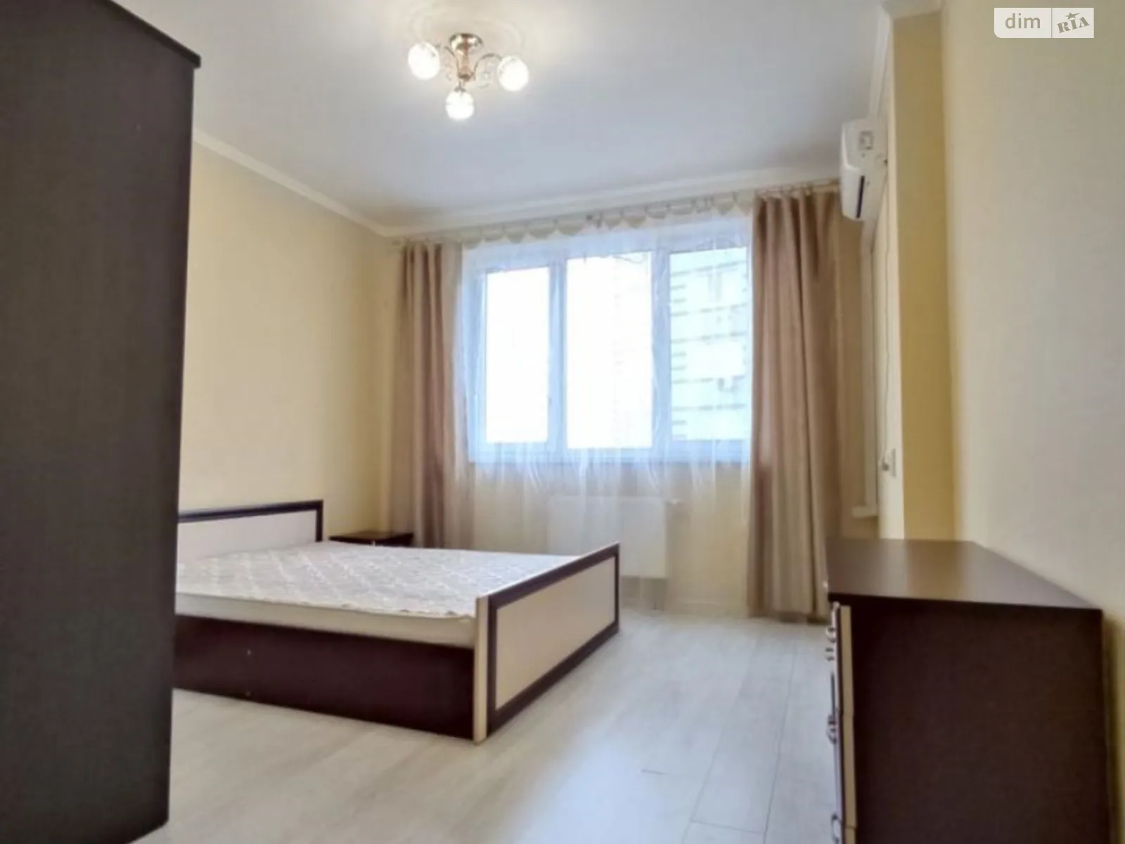Продается 2-комнатная квартира 60 кв. м в Киеве, ул. Андрея Аболмасова(Панельная), 4 - фото 1