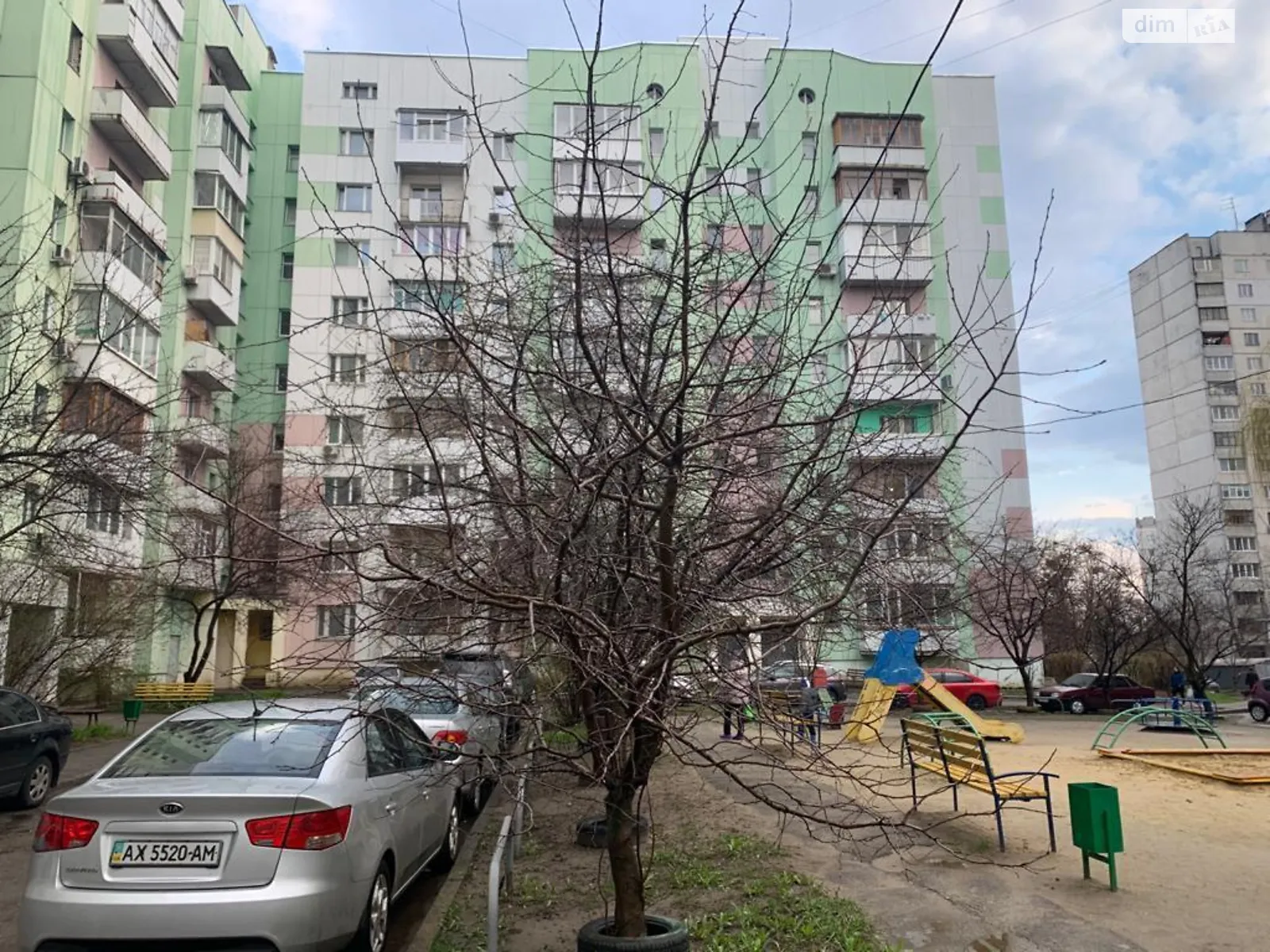 Продается 1-комнатная квартира 35 кв. м в Харькове, ул. Энвера Ахсарова, 3В