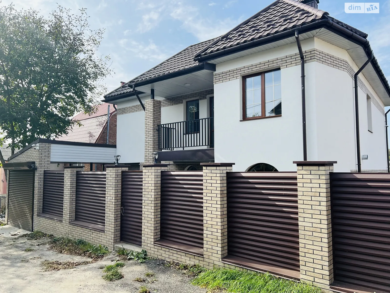 Продается дом на 3 этажа 222 кв. м с баней/сауной, цена: 210000 $ - фото 1