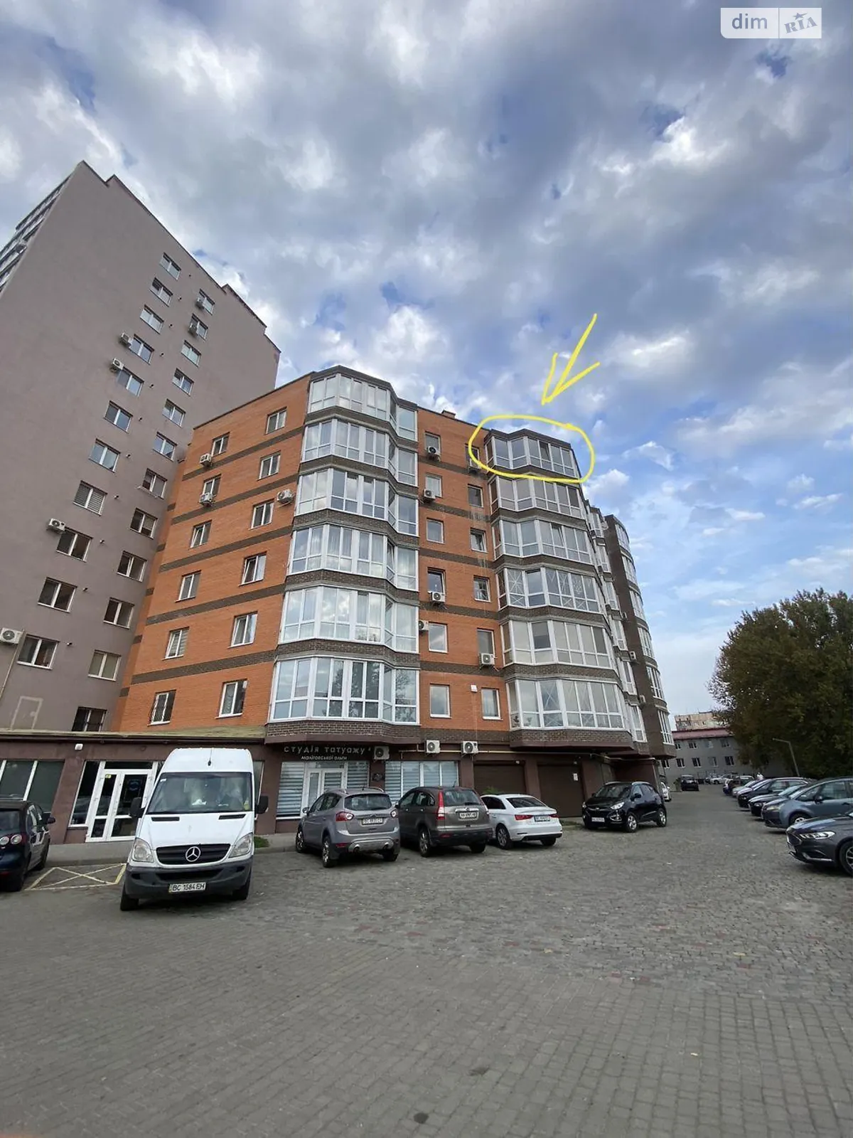 Продається 2-кімнатна квартира 75 кв. м у Львові, вул. Кульпарківська