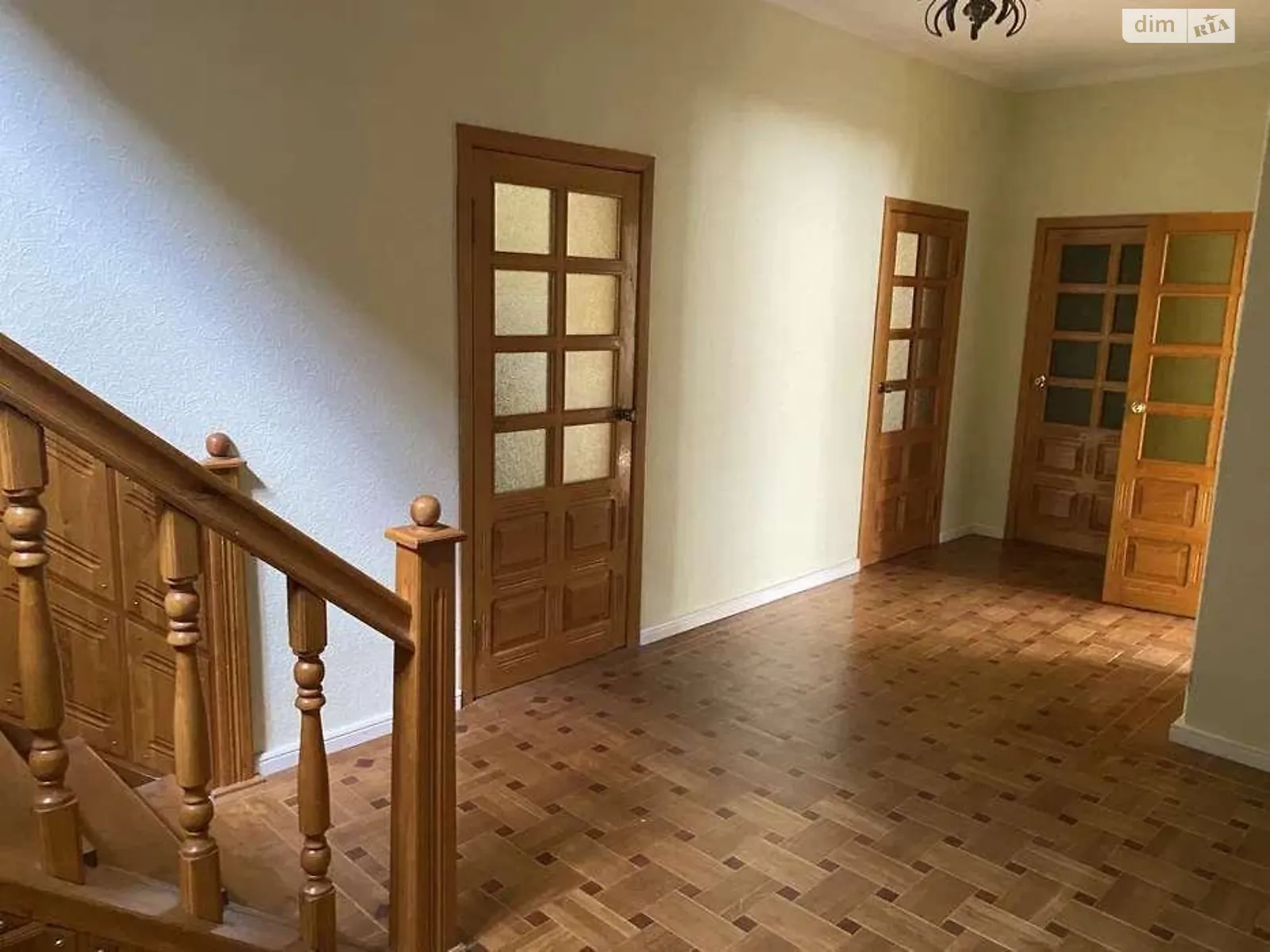 Продается дом на 2 этажа 300 кв. м с камином, ул. Королёва